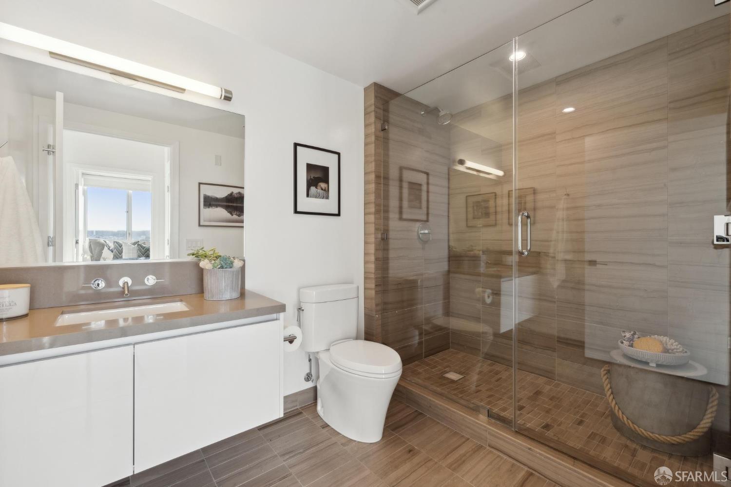 1501 Filbert Street Unit: PH7F