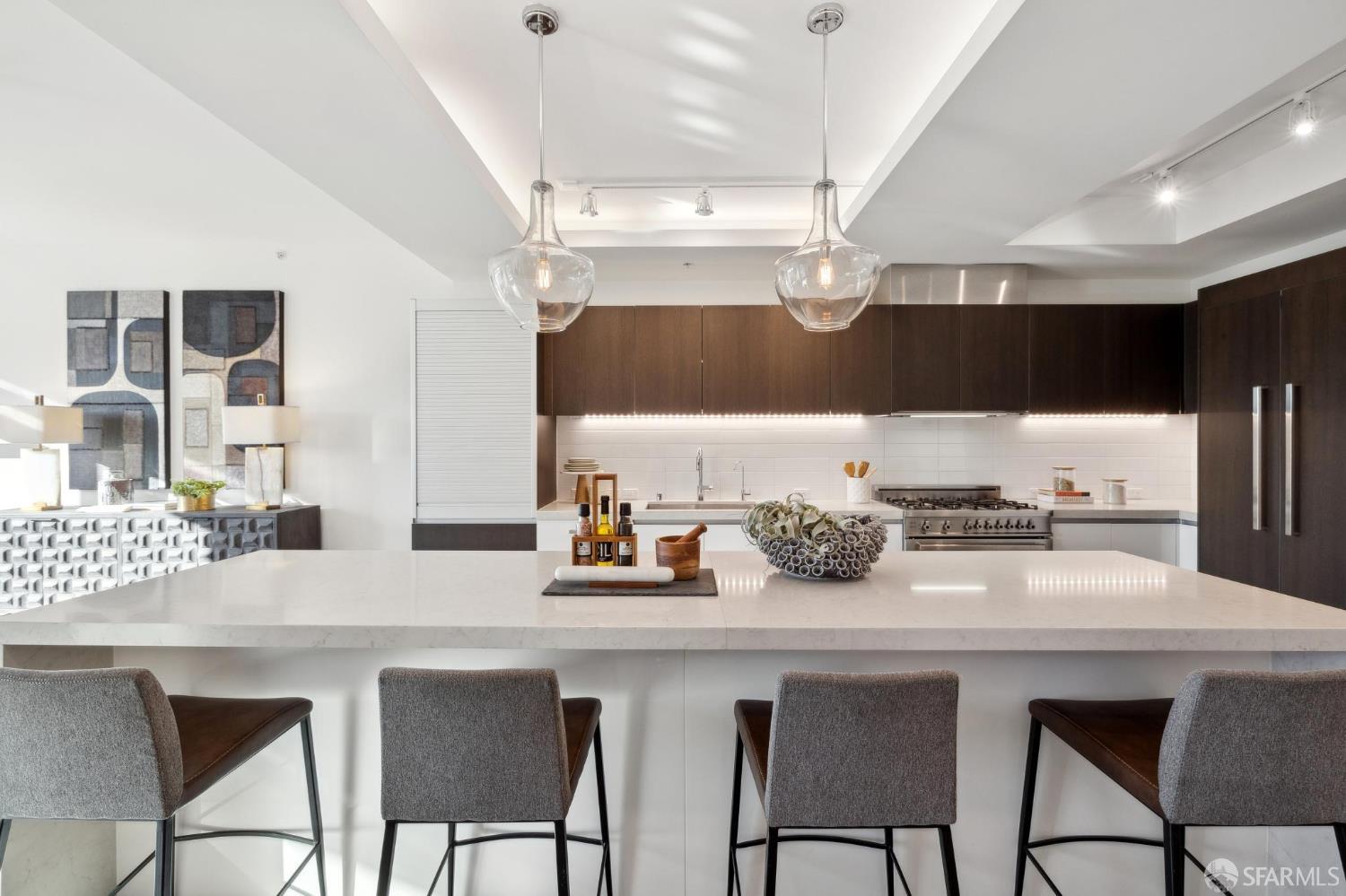 1501 Filbert Street Unit: PH7F