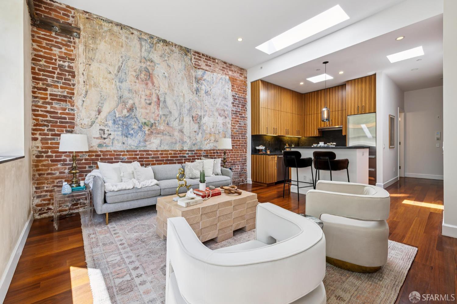 25 Hotaling Place # C