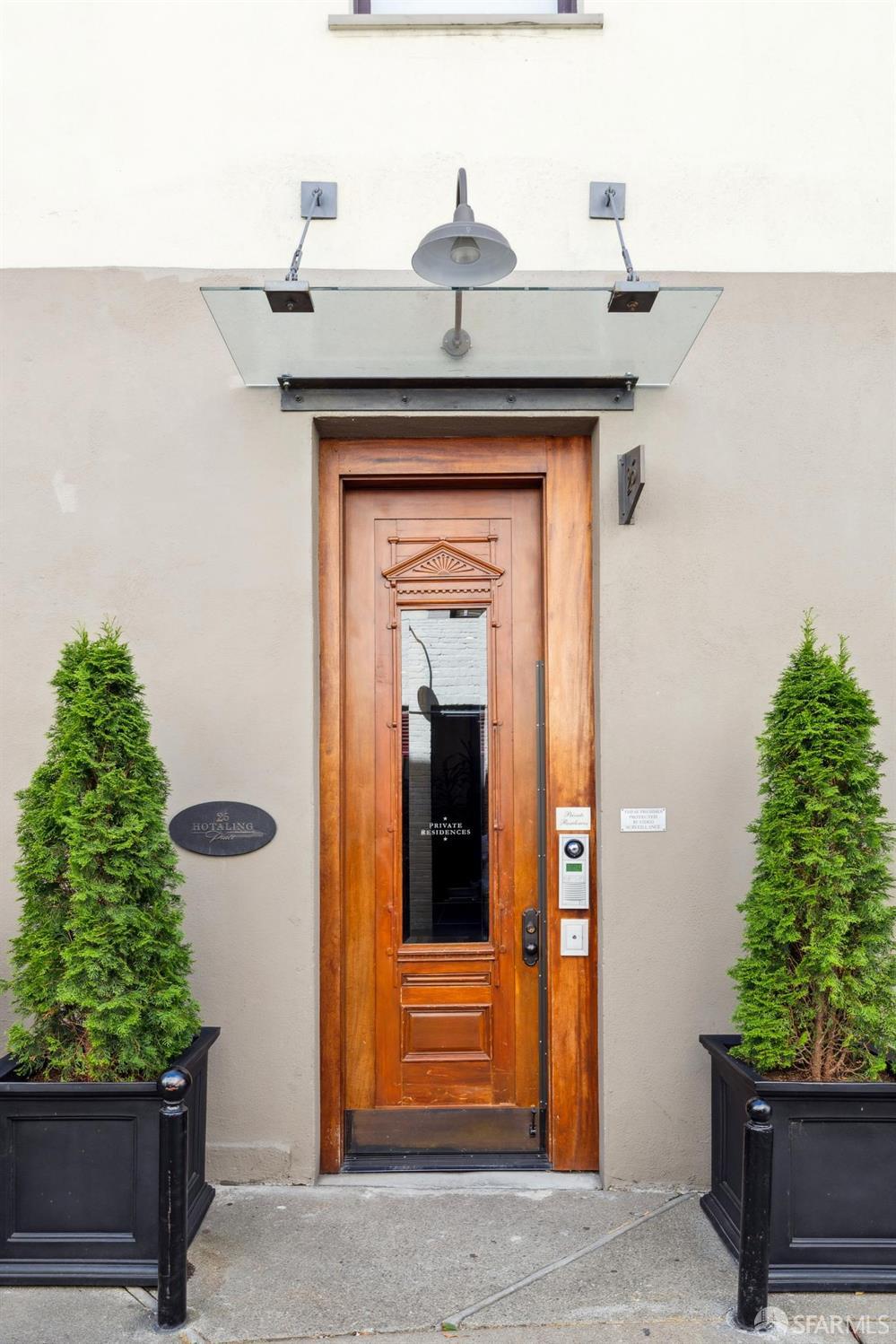 25 Hotaling Place # C