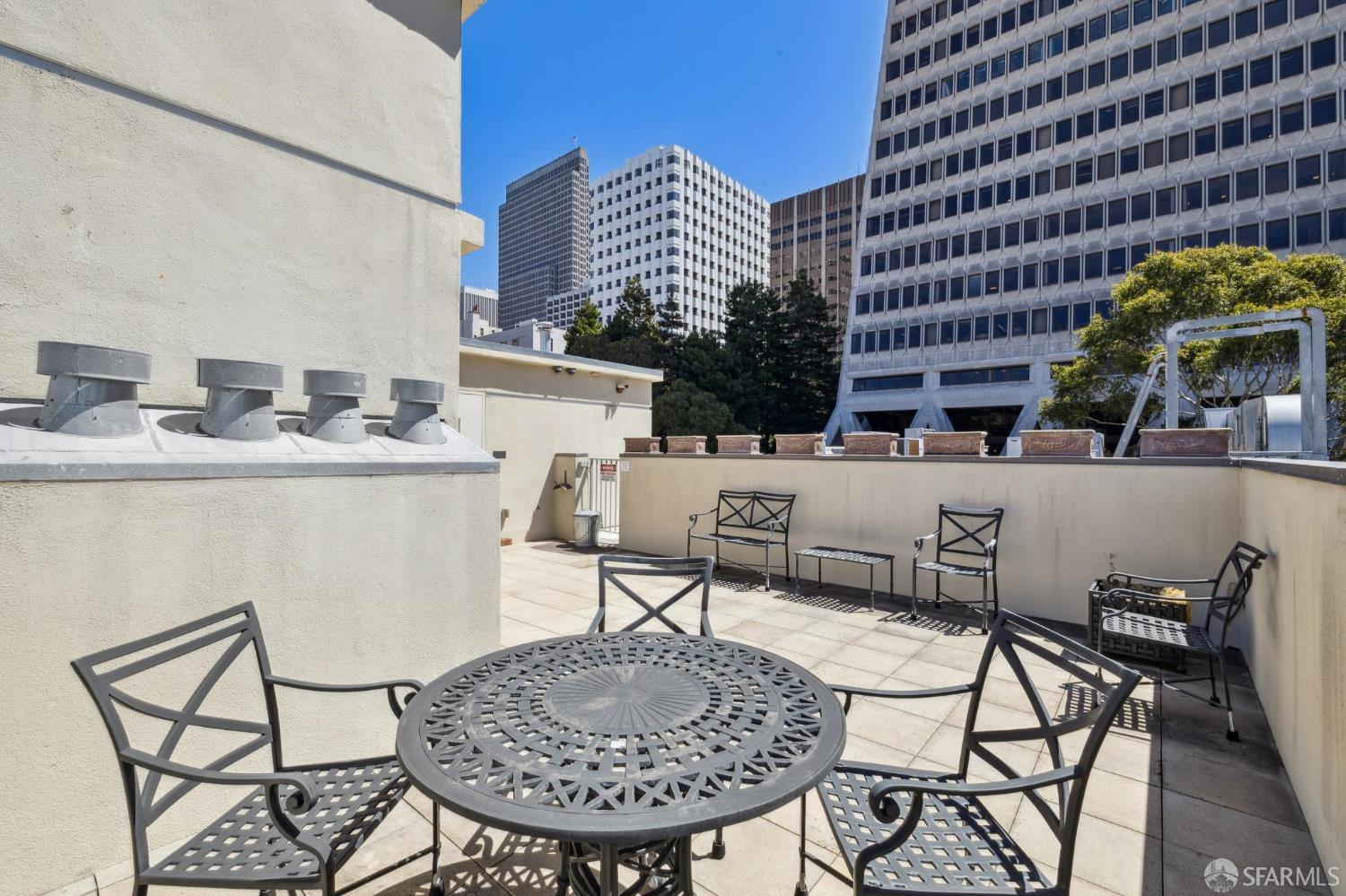 25 Hotaling Place # C