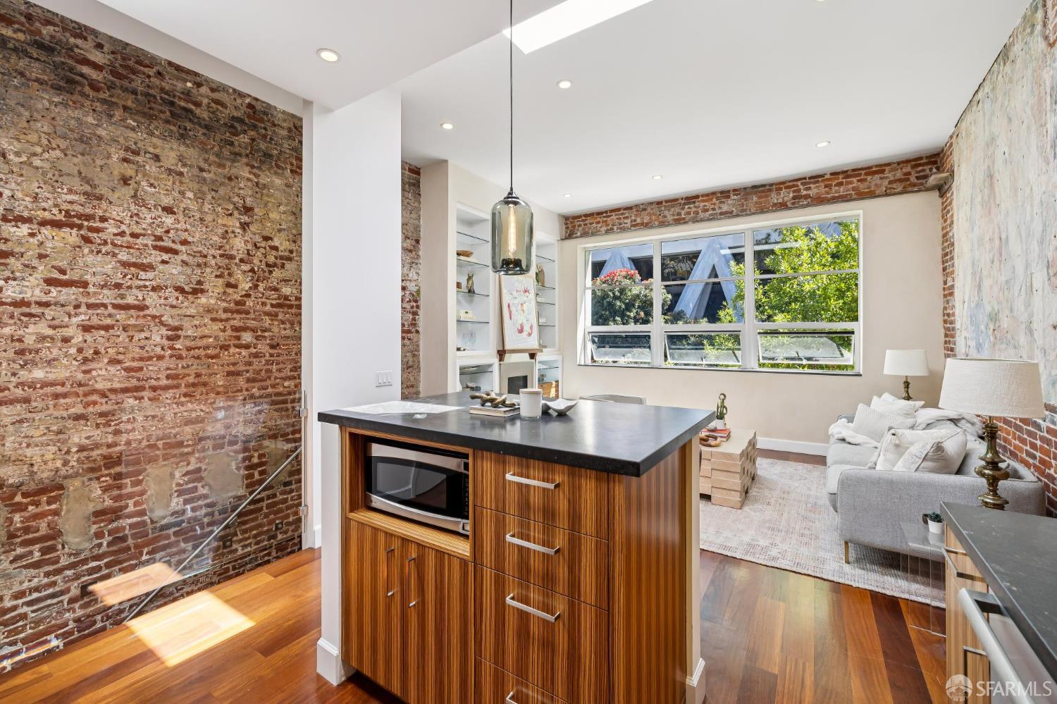 25 Hotaling Place # C