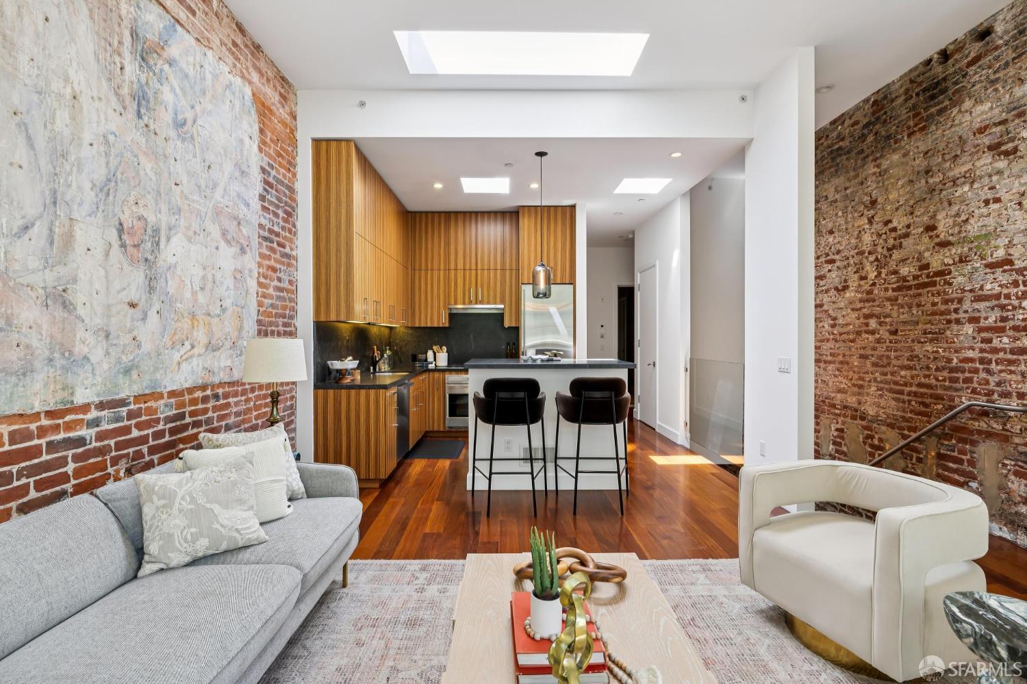 25 Hotaling Place # C