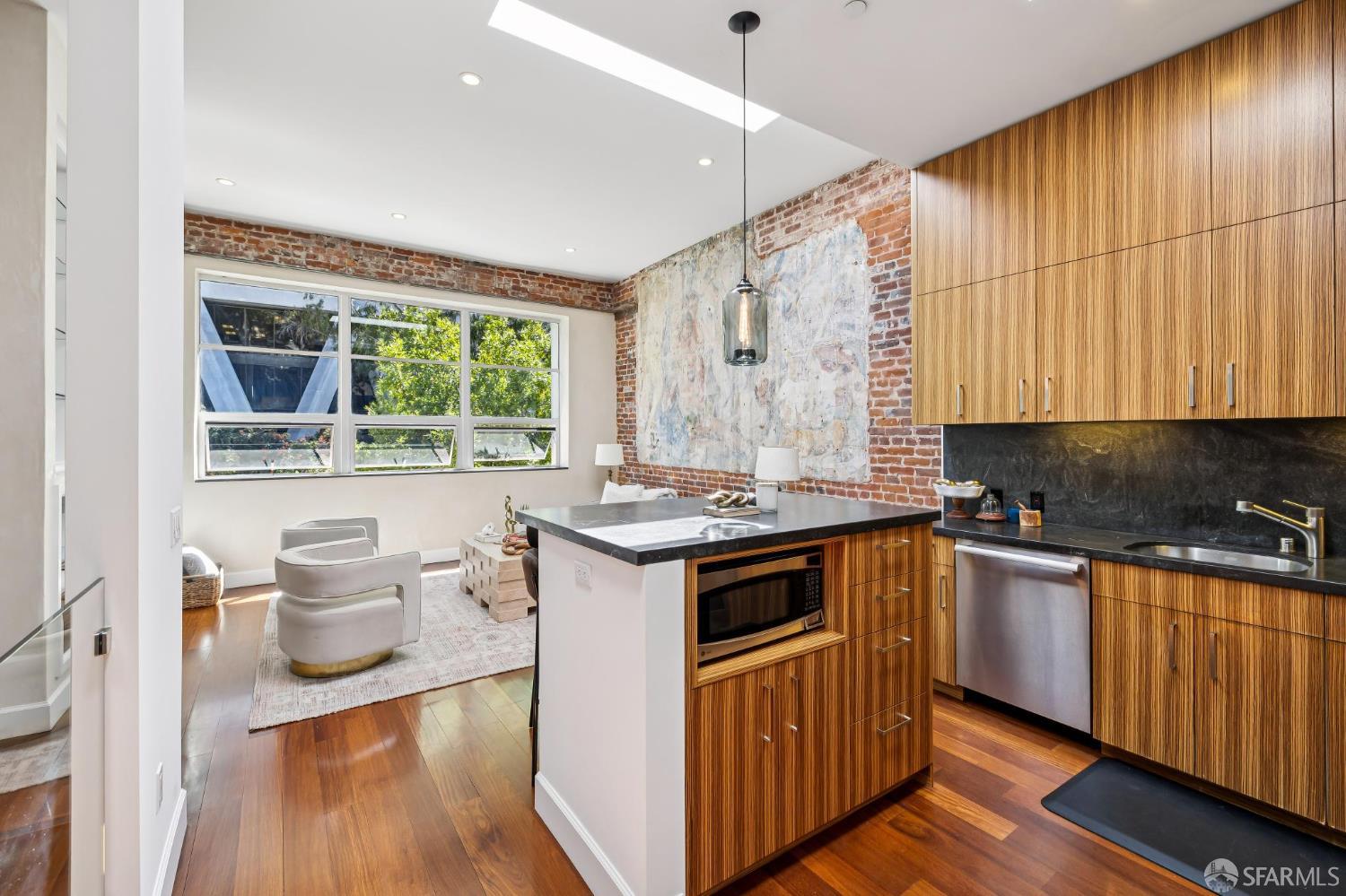 25 Hotaling Place # C