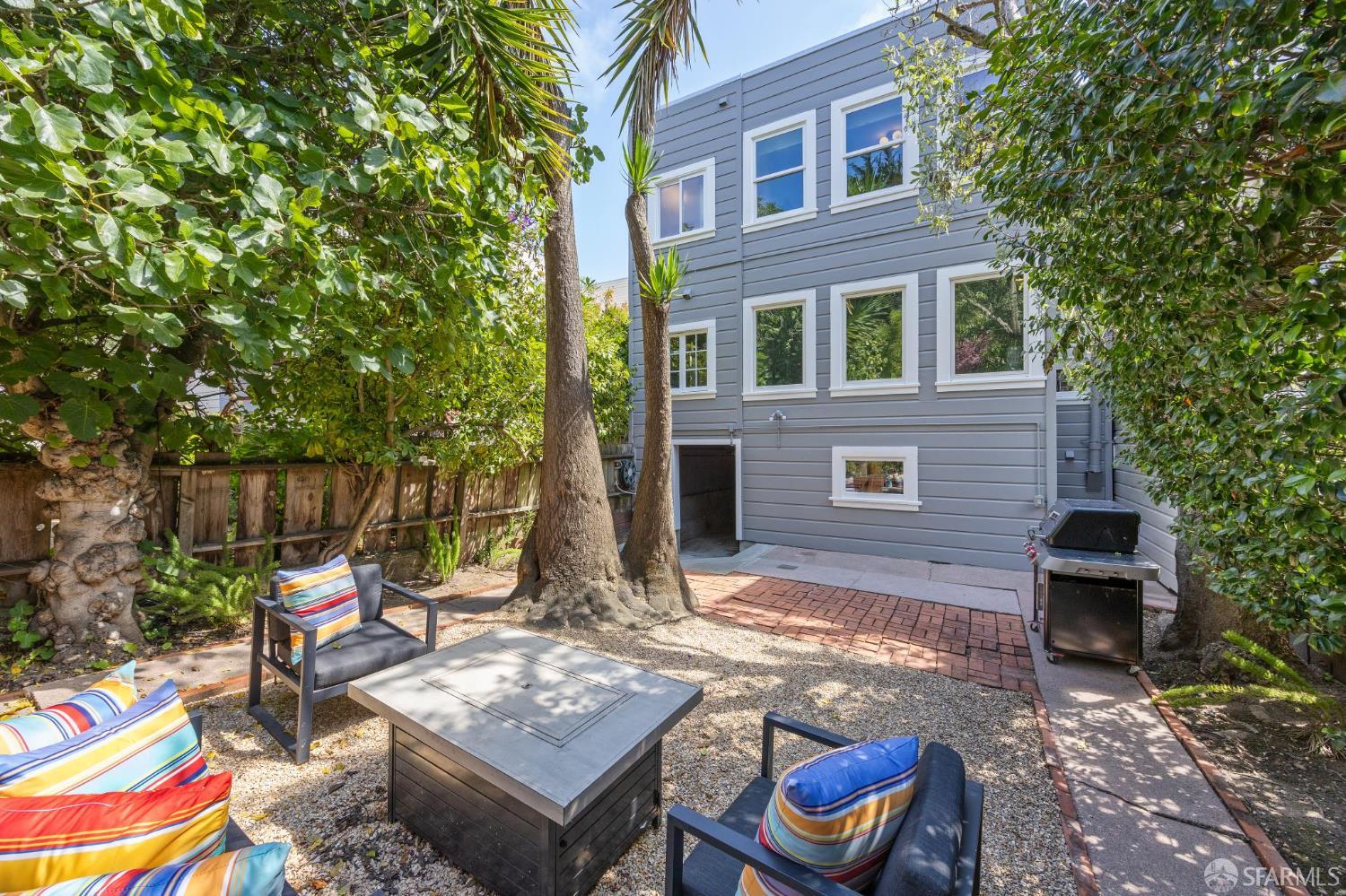 1127 Shrader Street