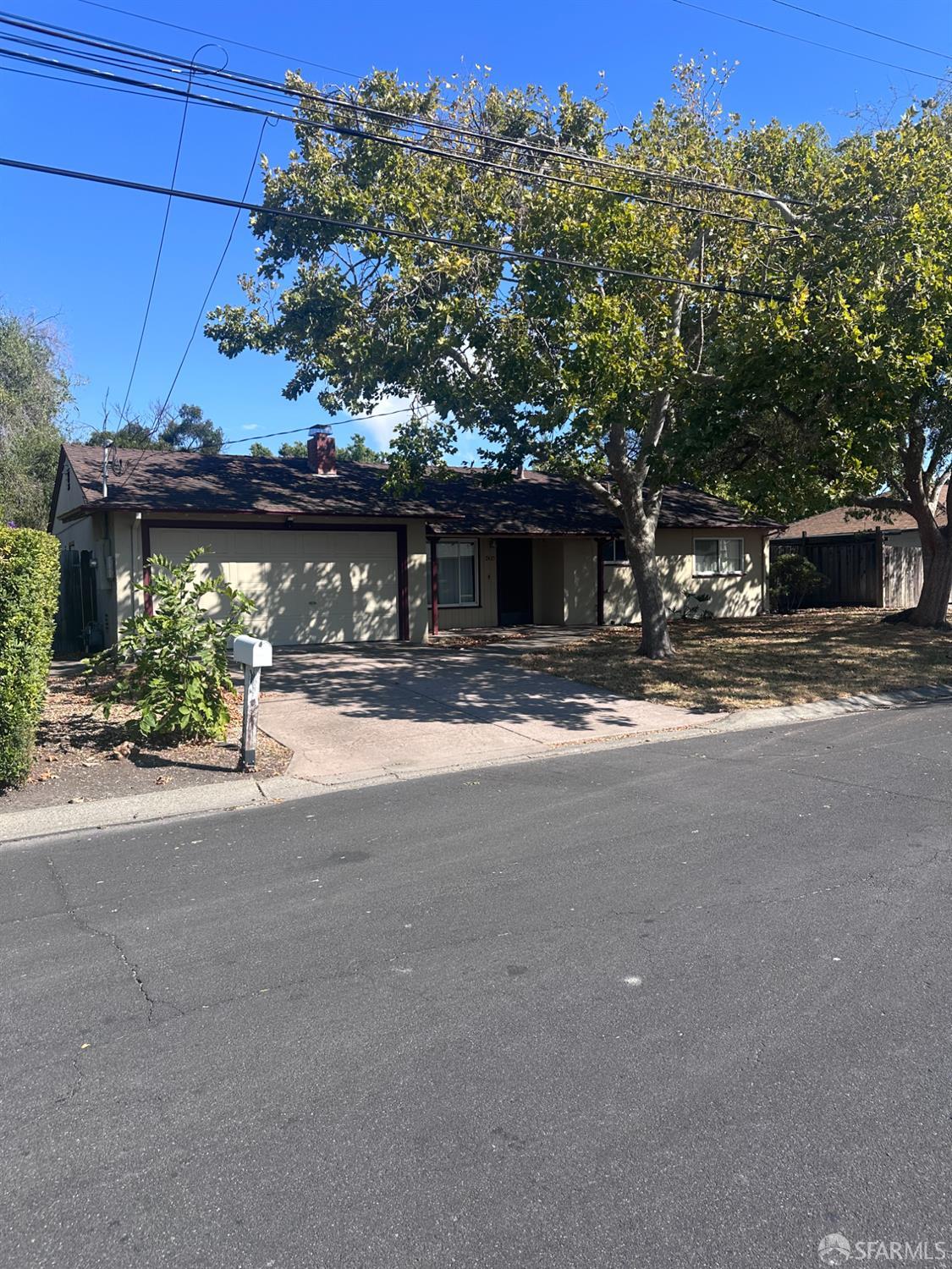 2425 Geraldine Drive