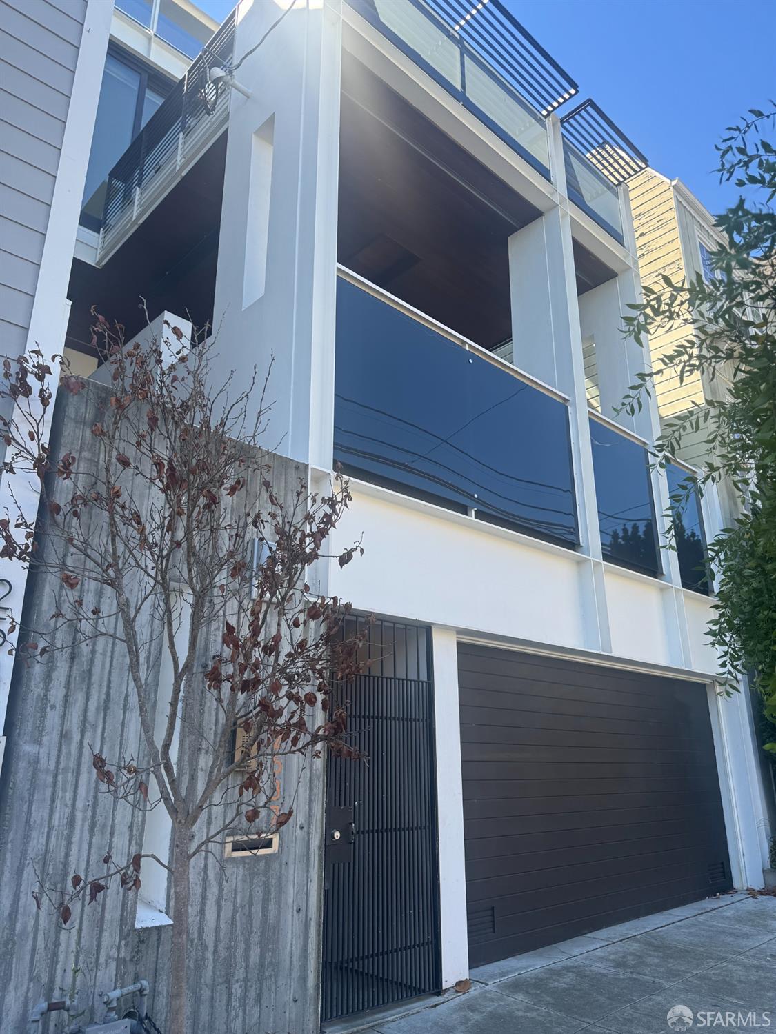 2537 Greenwich Street