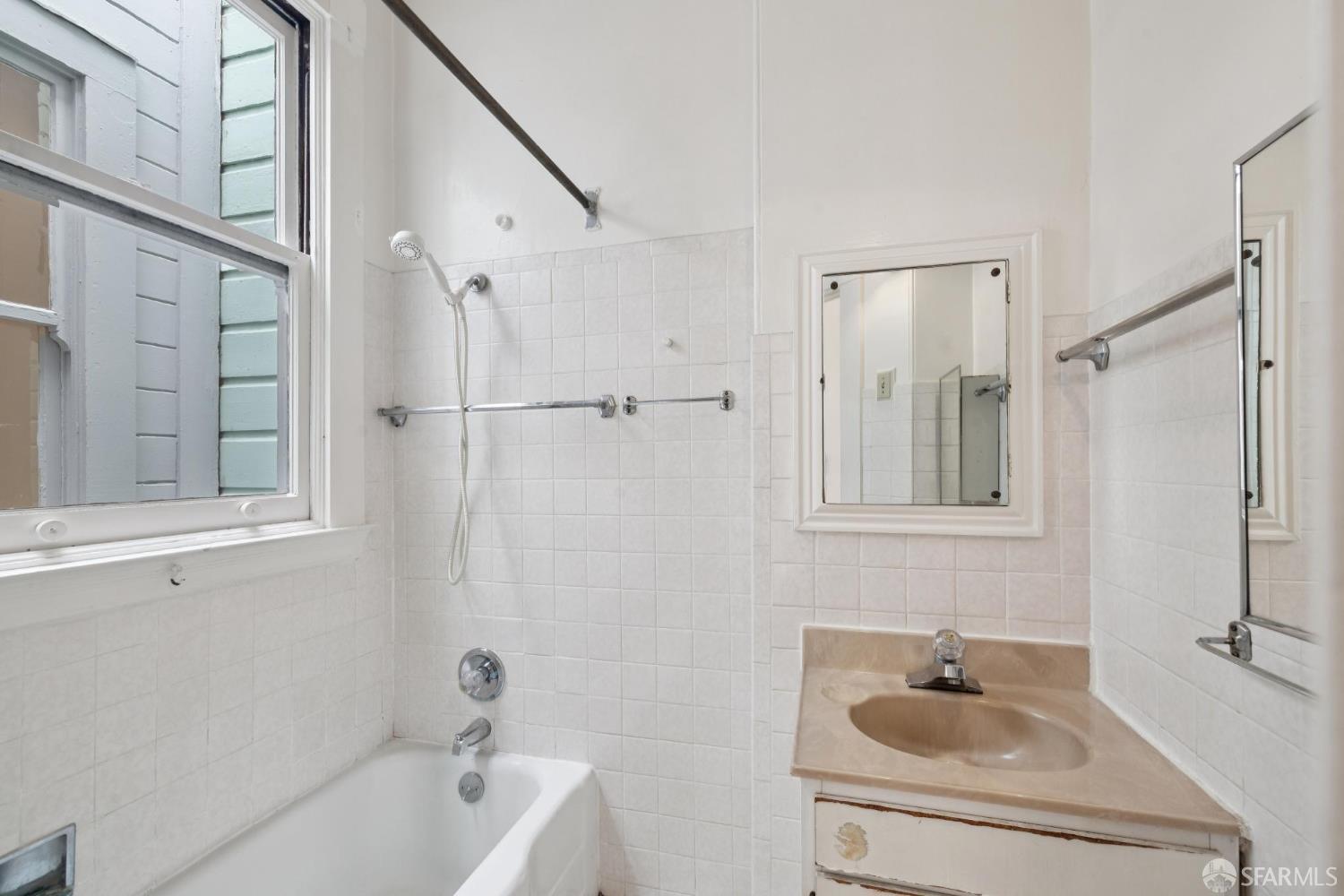 3928 Sacramento Street