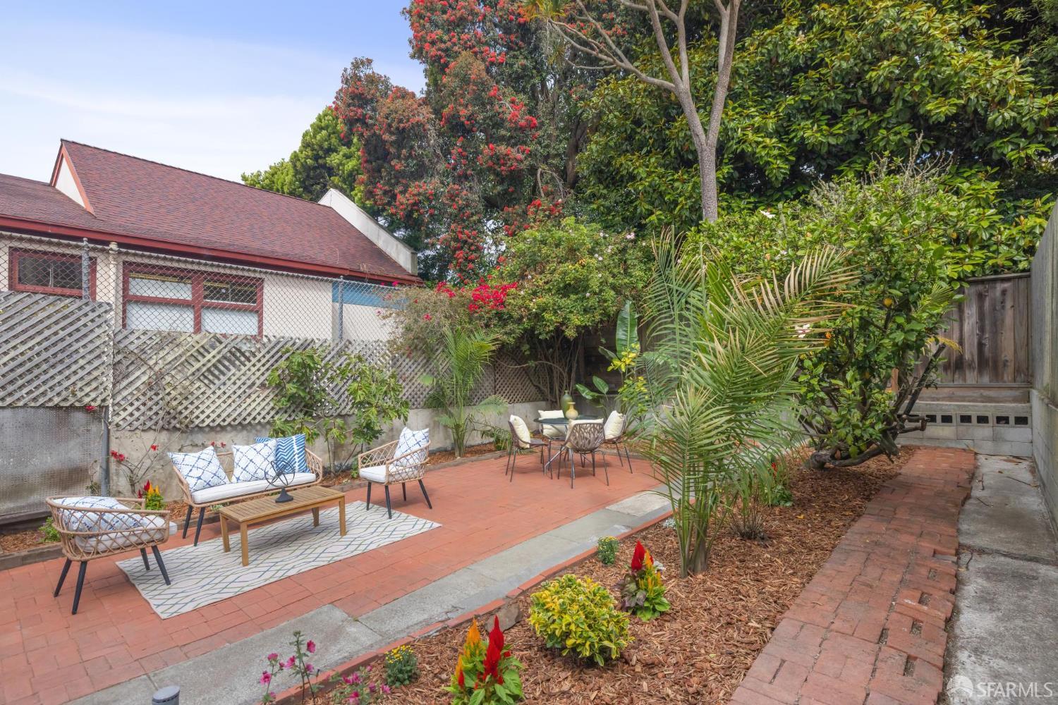 3928 Sacramento Street