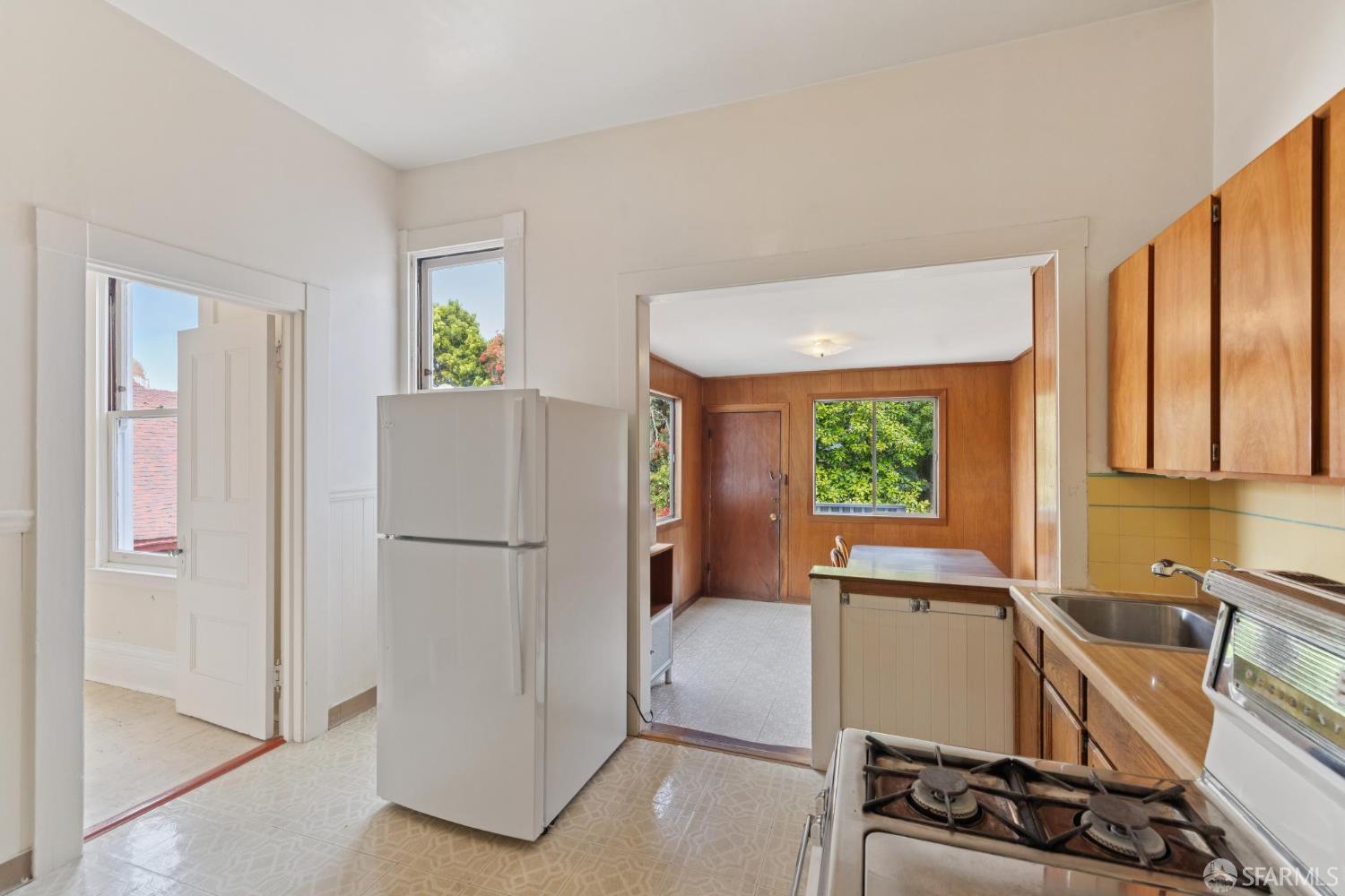 3928 Sacramento Street