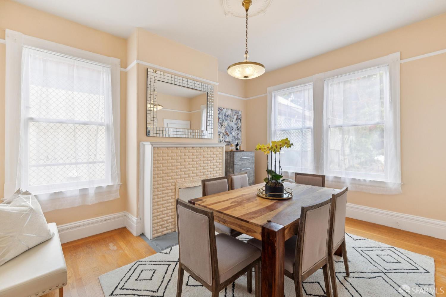 3928 Sacramento Street