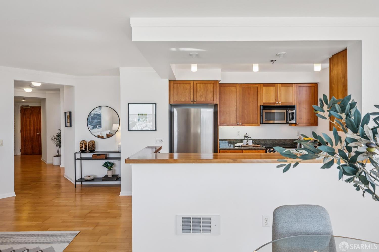 1701 Jackson Street # 806