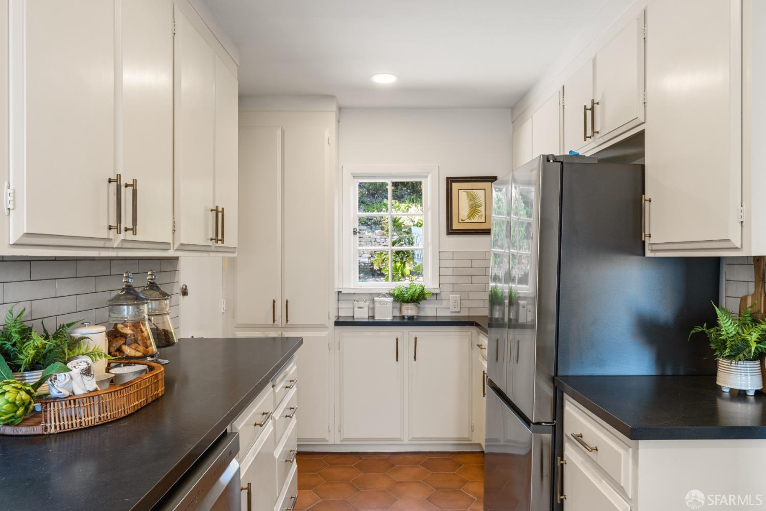 101 Graystone Terrace