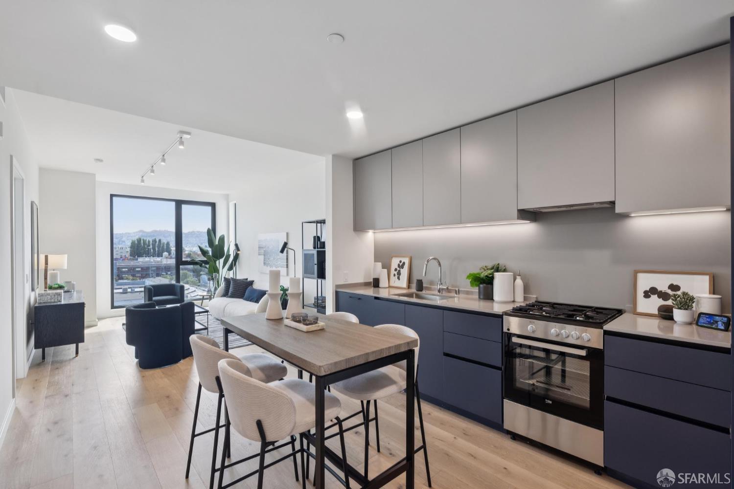 988 Harrison Street Unit: WA8