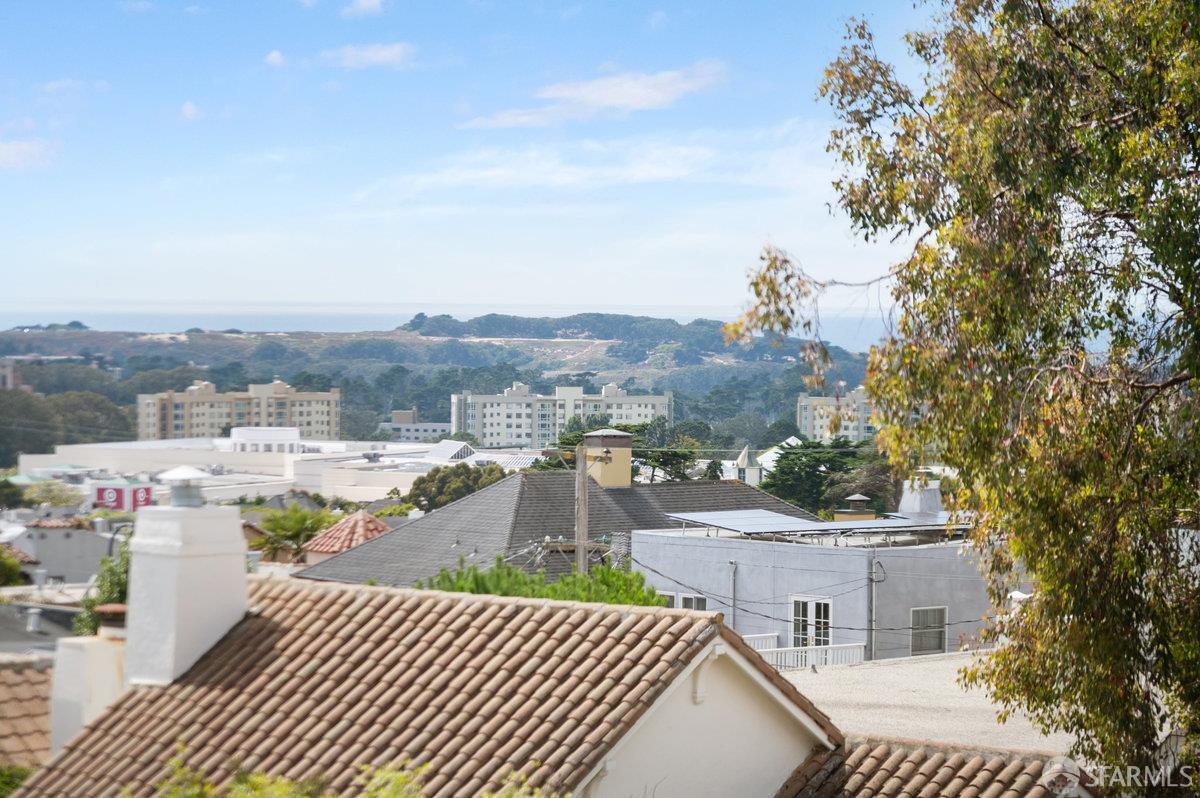 351 Santa Ana Avenue