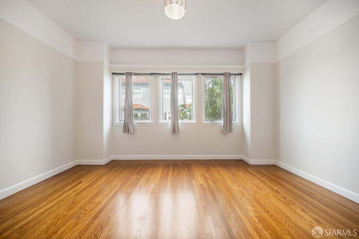 351 Santa Ana Avenue