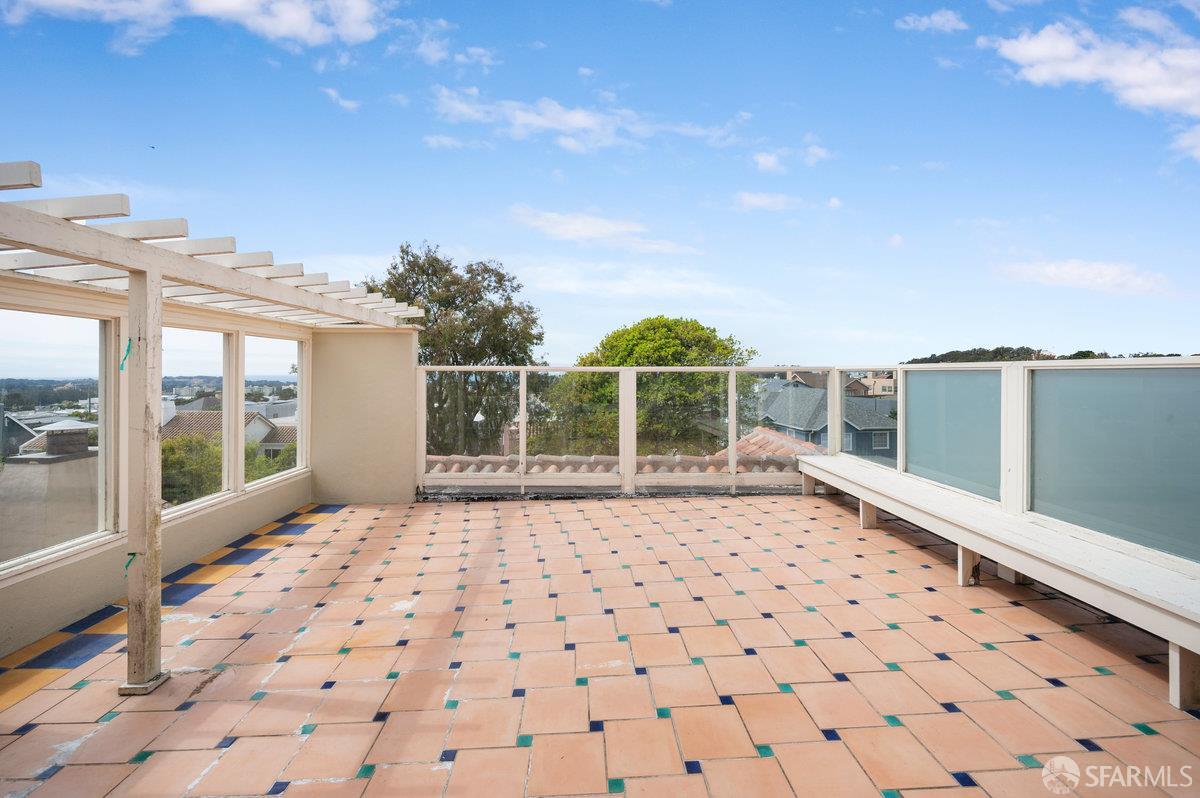 351 Santa Ana Avenue