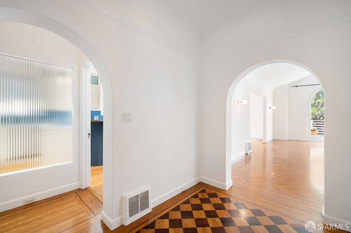 351 Santa Ana Avenue