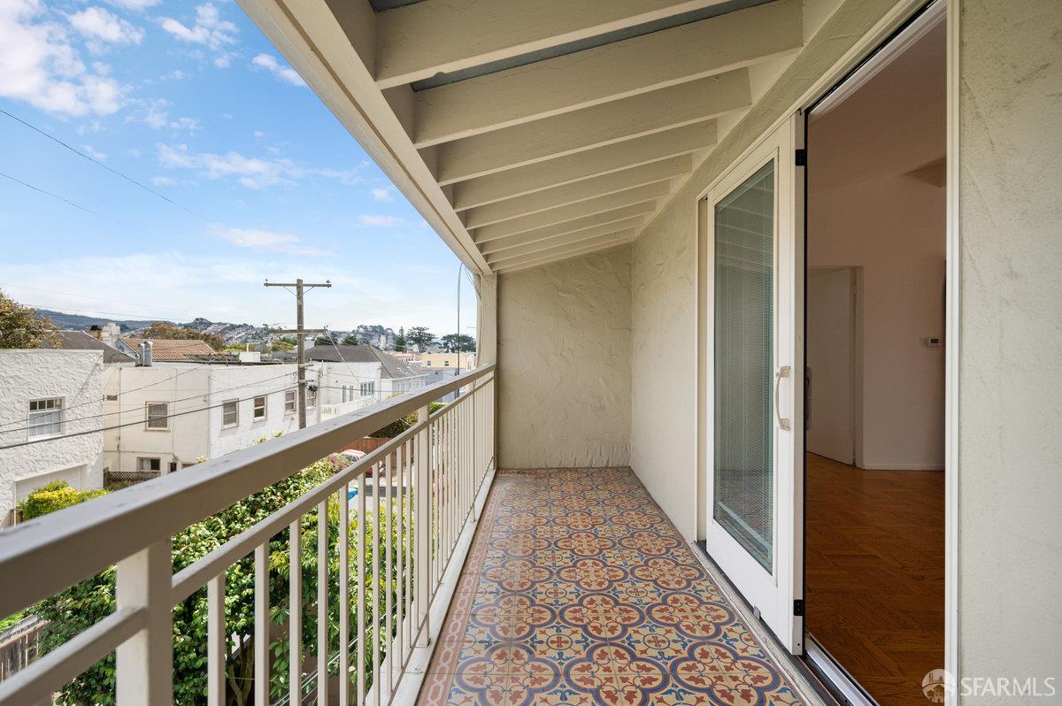 351 Santa Ana Avenue