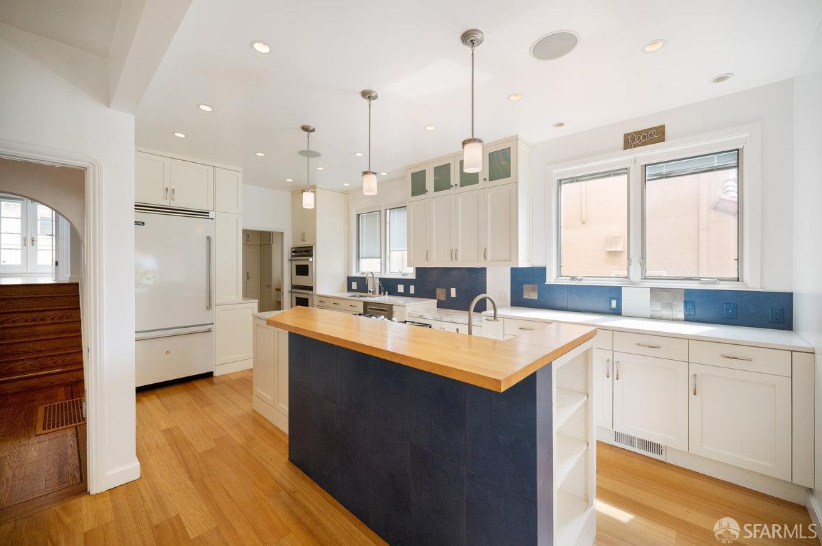 351 Santa Ana Avenue