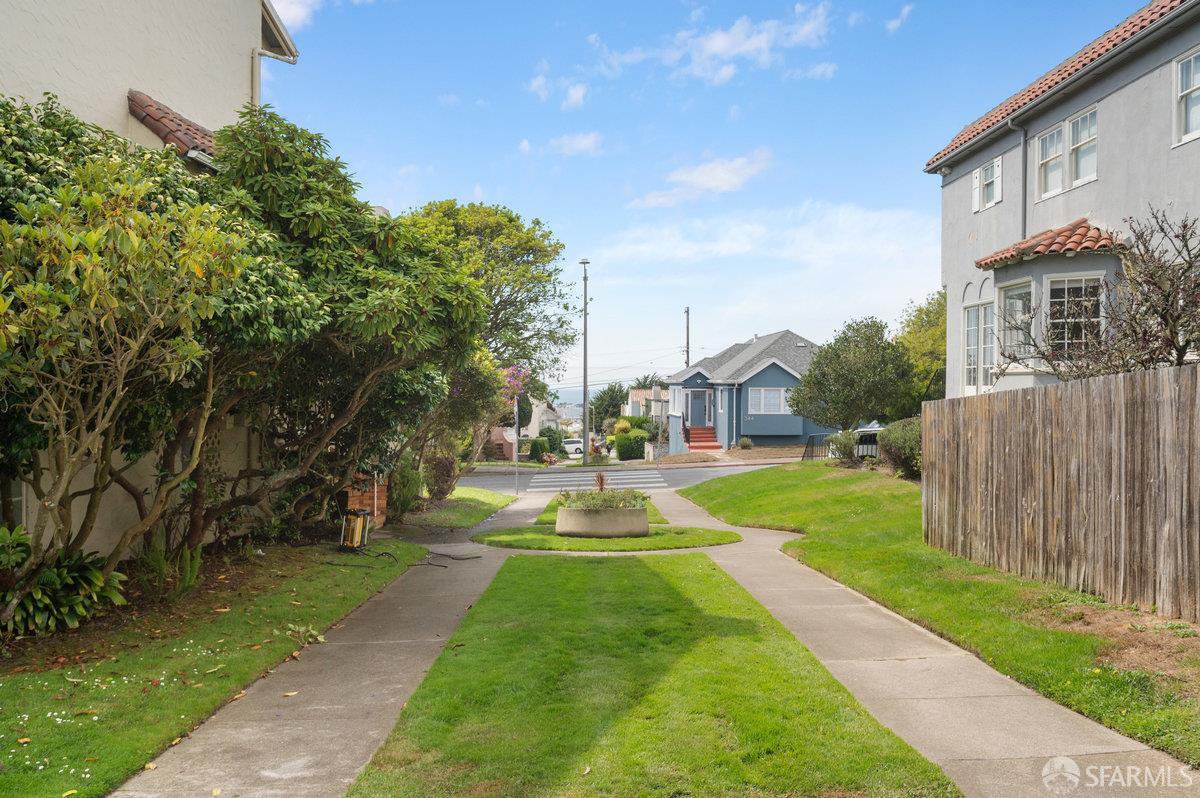 351 Santa Ana Avenue