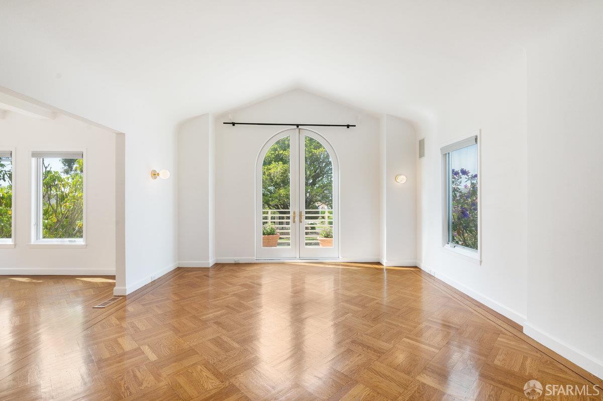 351 Santa Ana Avenue