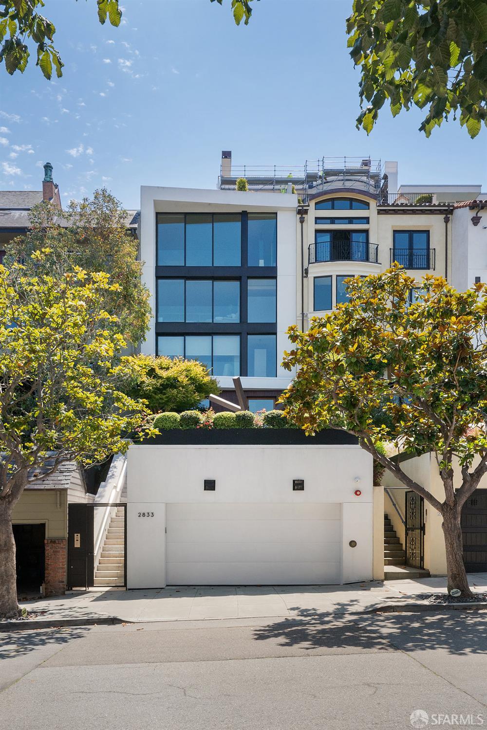 2833 Vallejo Street