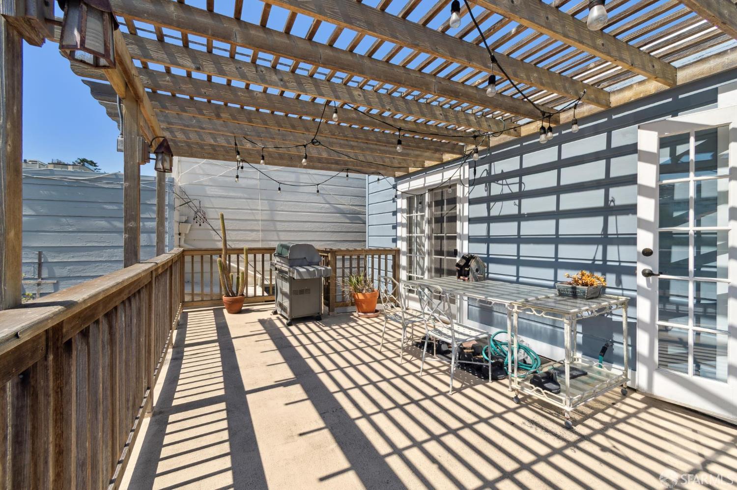 2384 Union Street