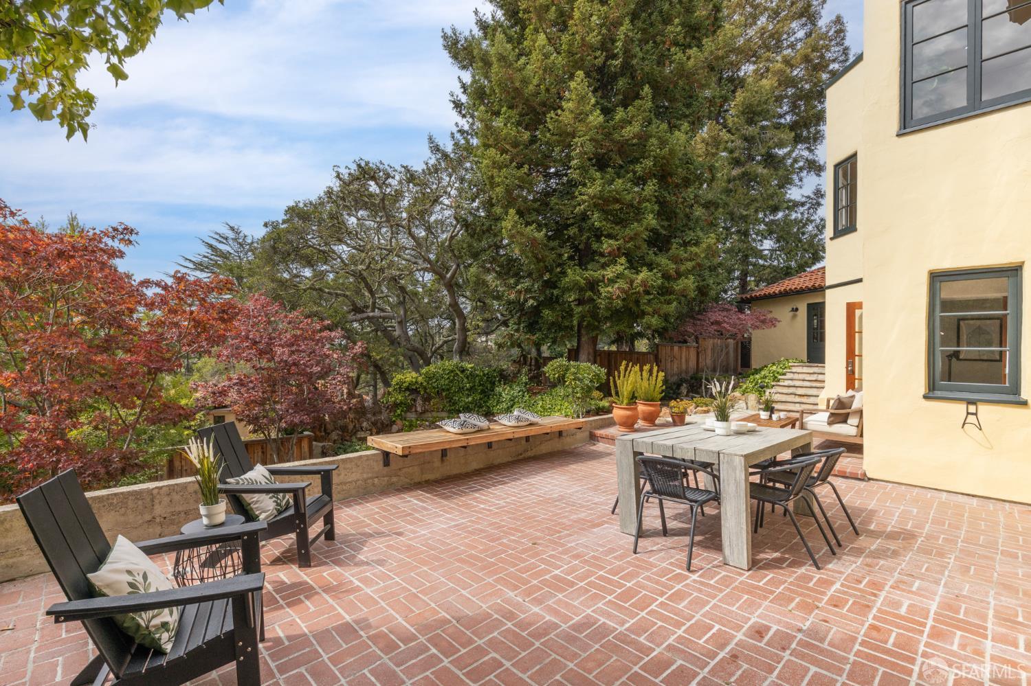 1842 Leimert Boulevard