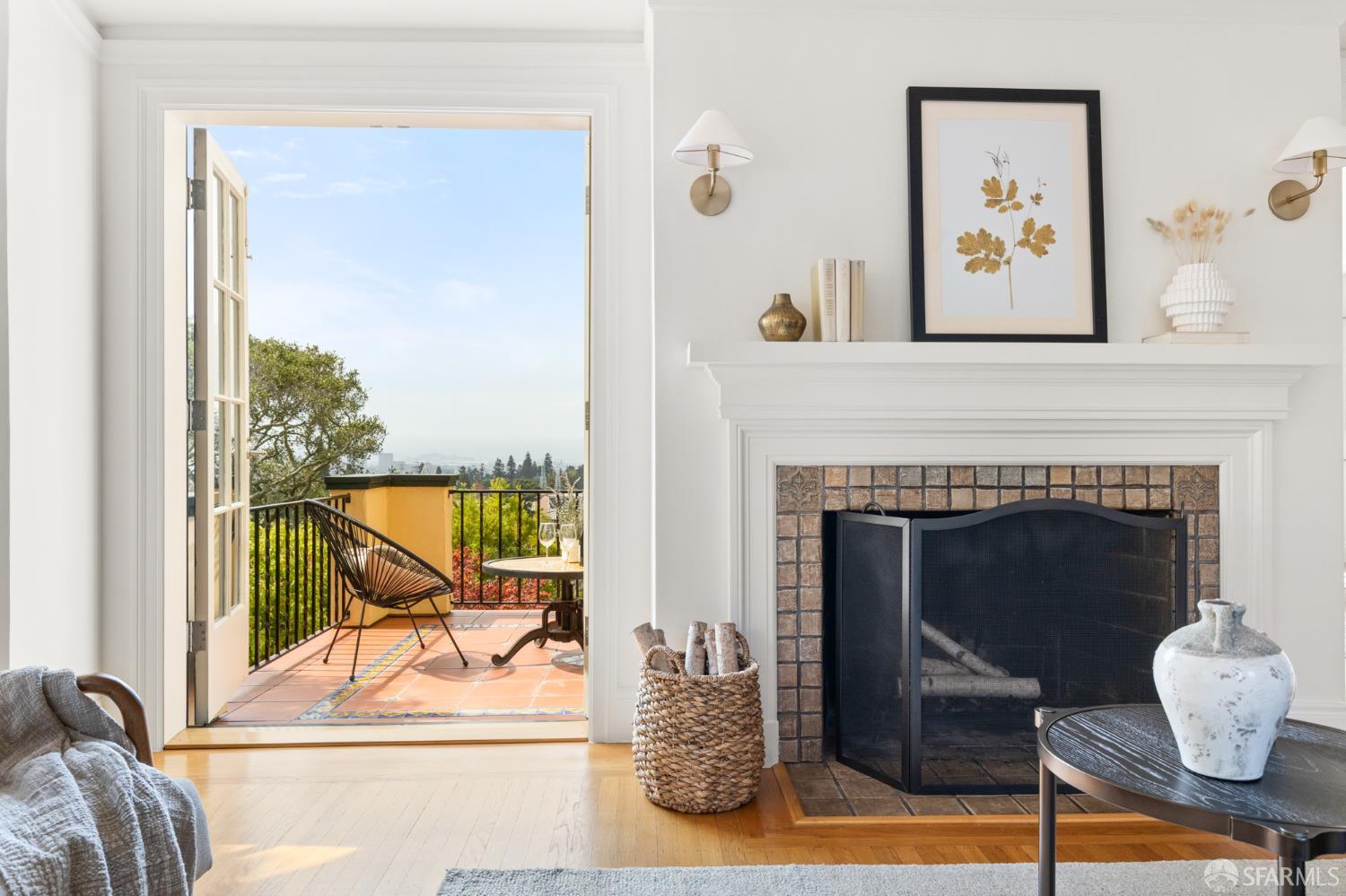 1842 Leimert Boulevard