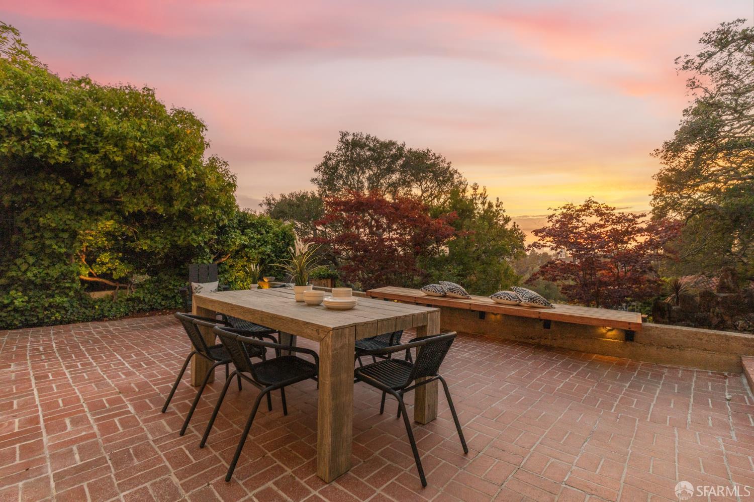 1842 Leimert Boulevard