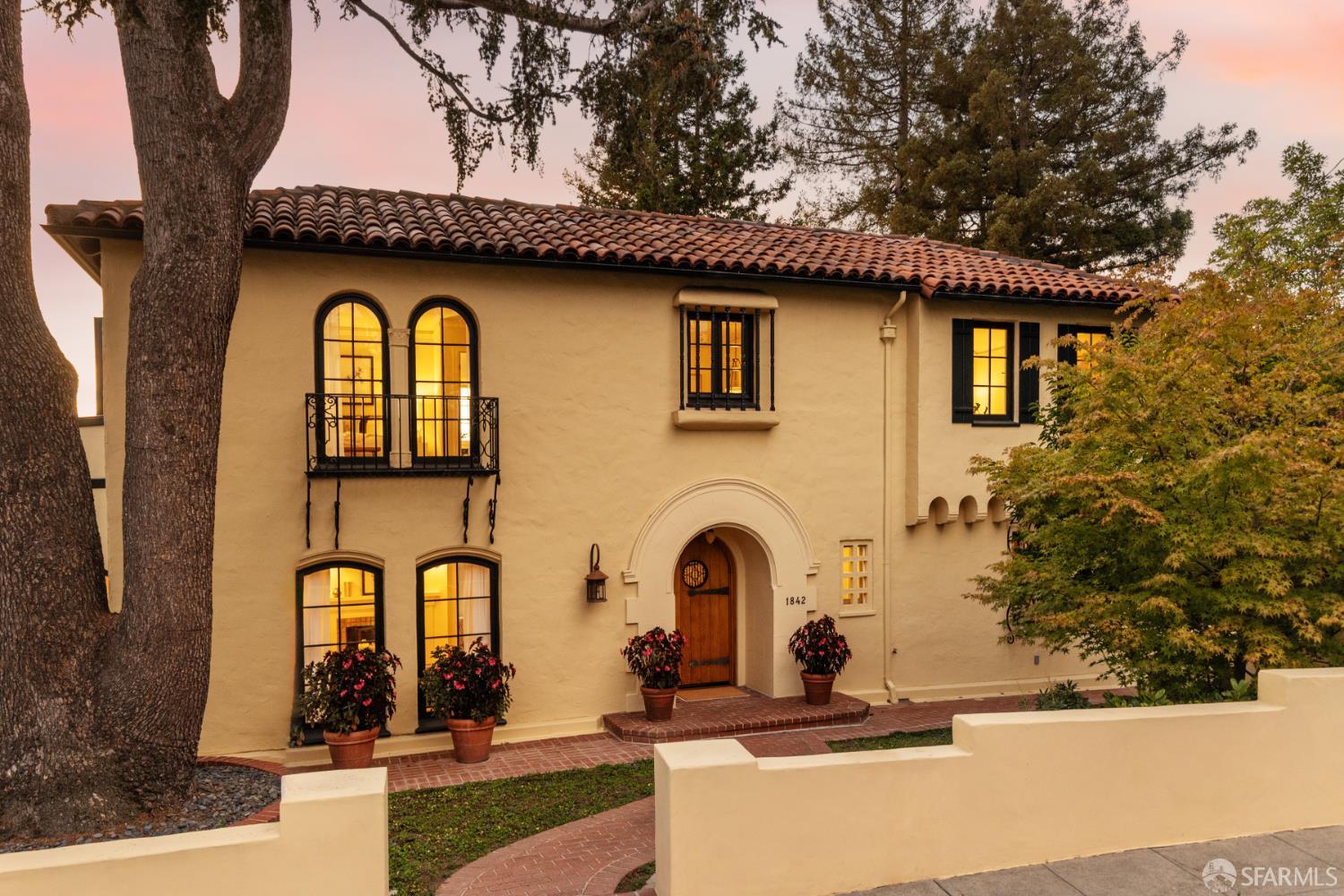 1842 Leimert Boulevard