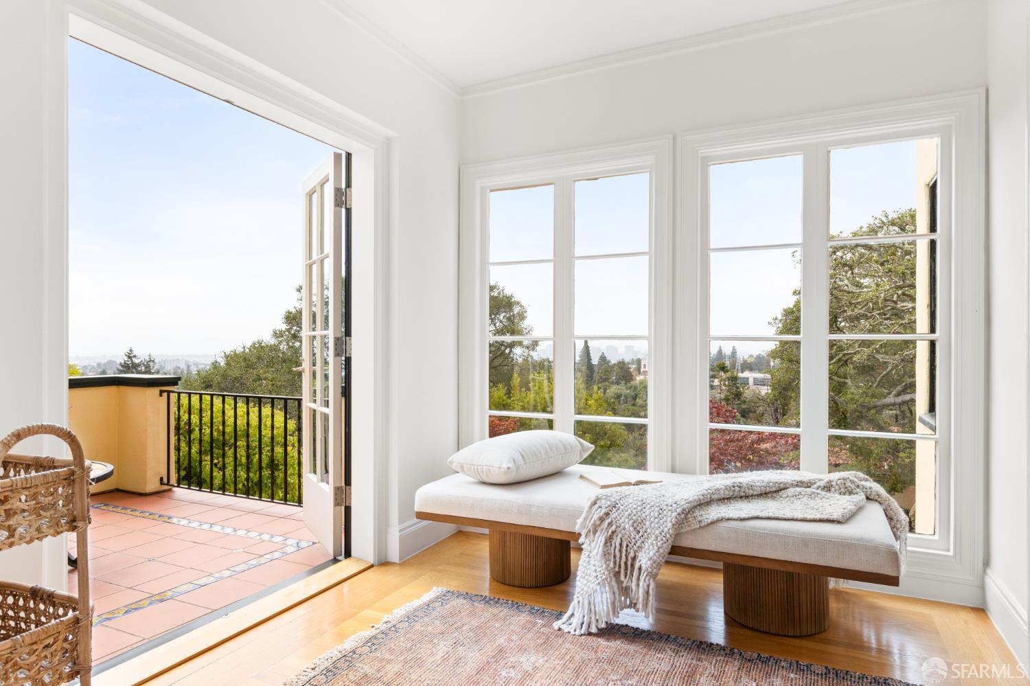 1842 Leimert Boulevard