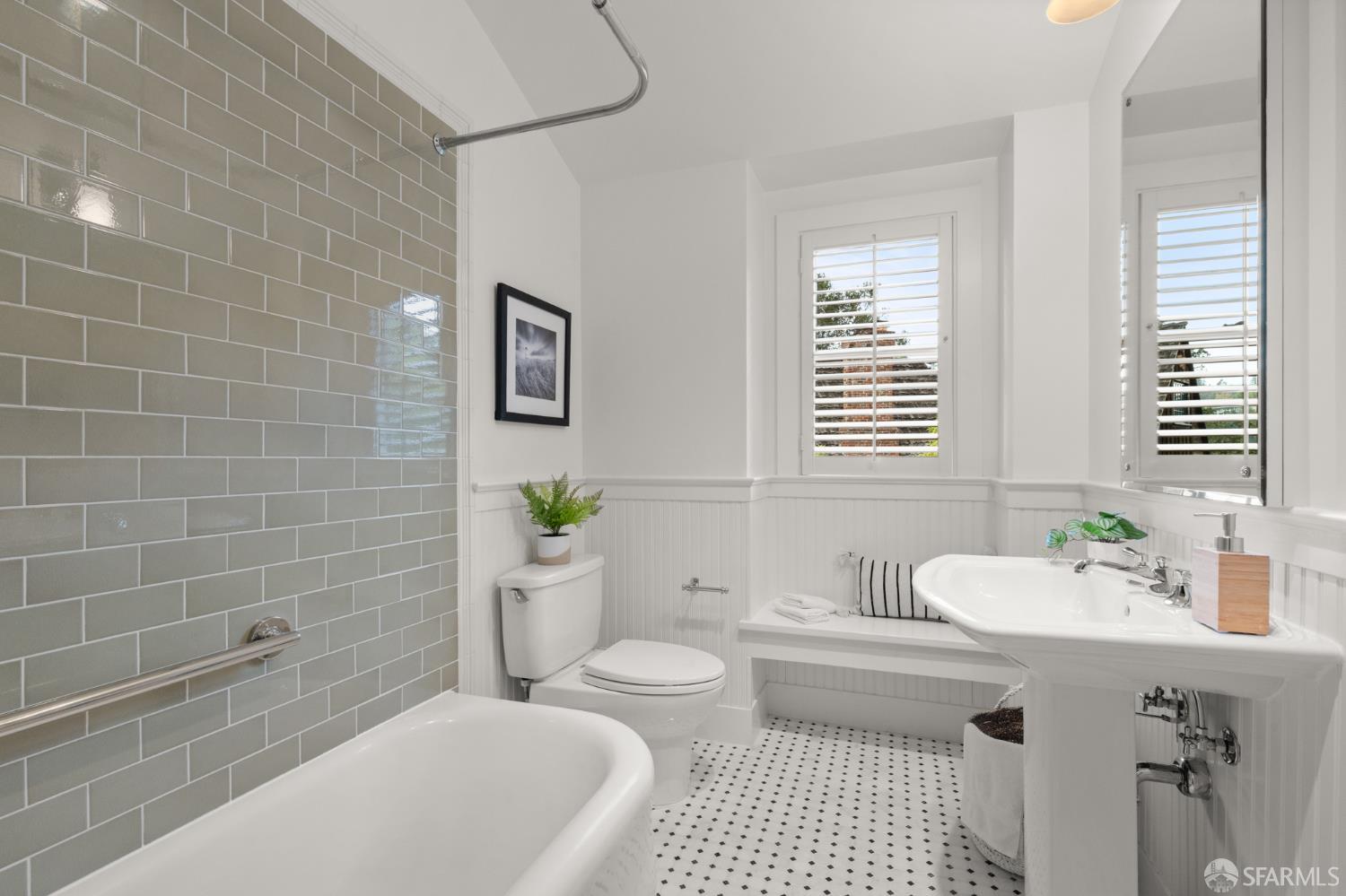 1842 Leimert Boulevard