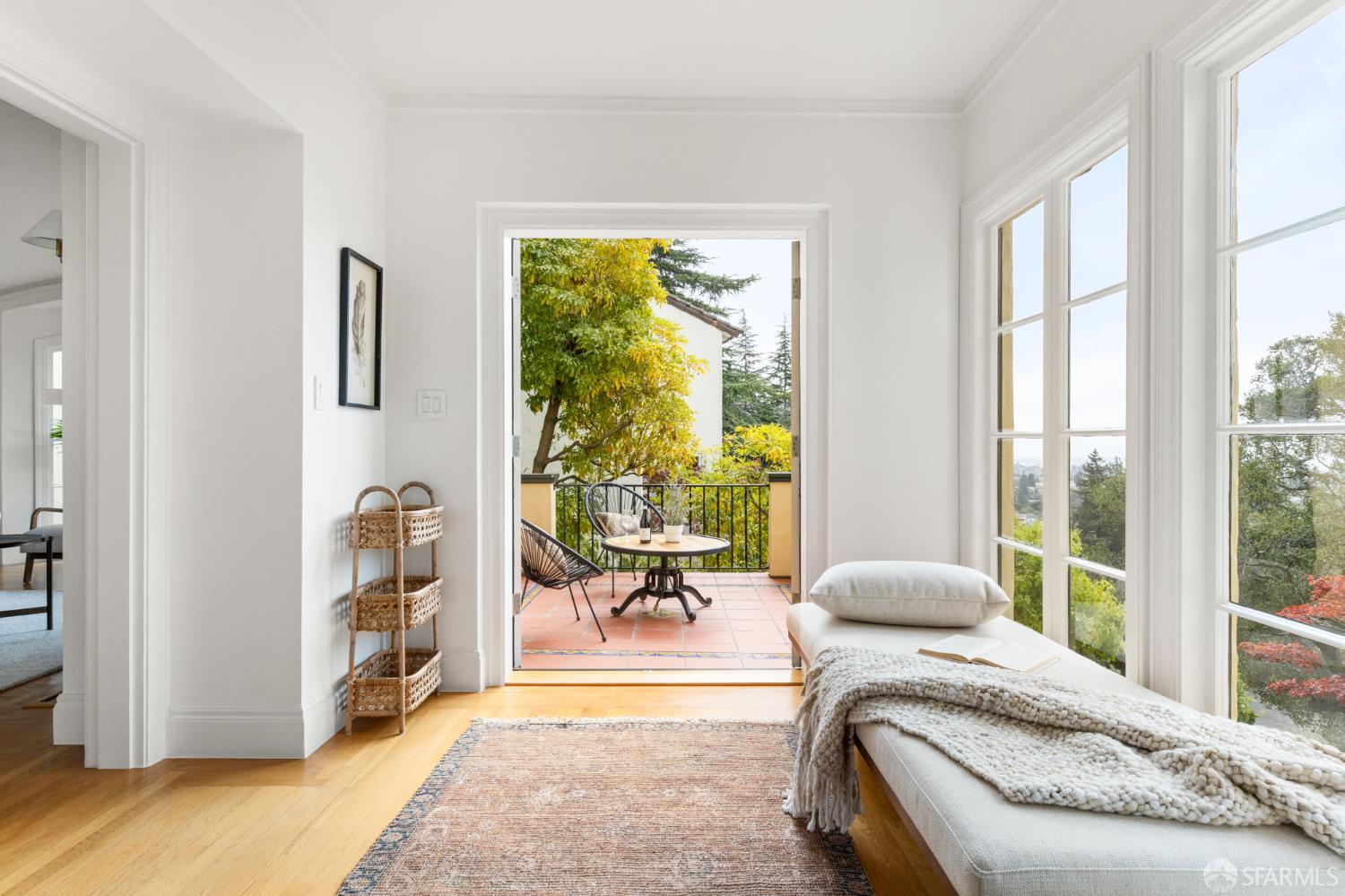 1842 Leimert Boulevard