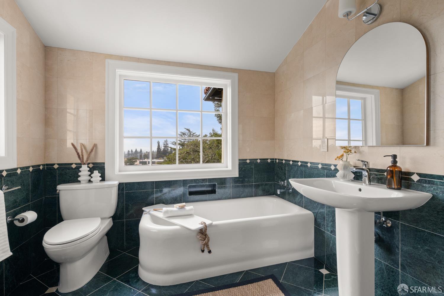 1842 Leimert Boulevard