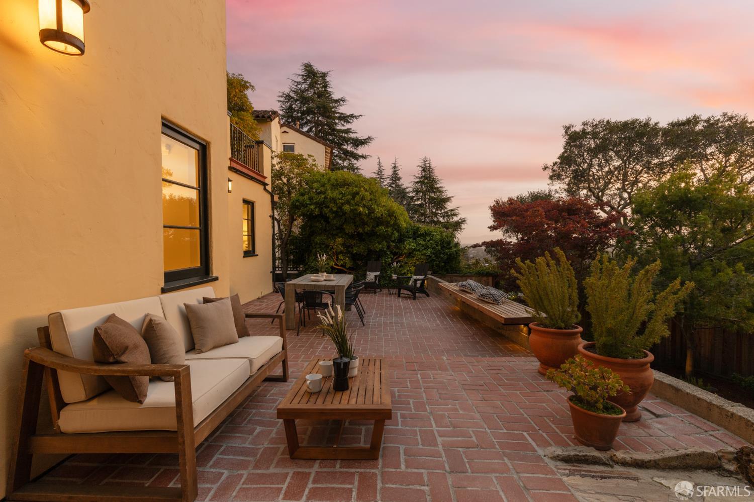 1842 Leimert Boulevard