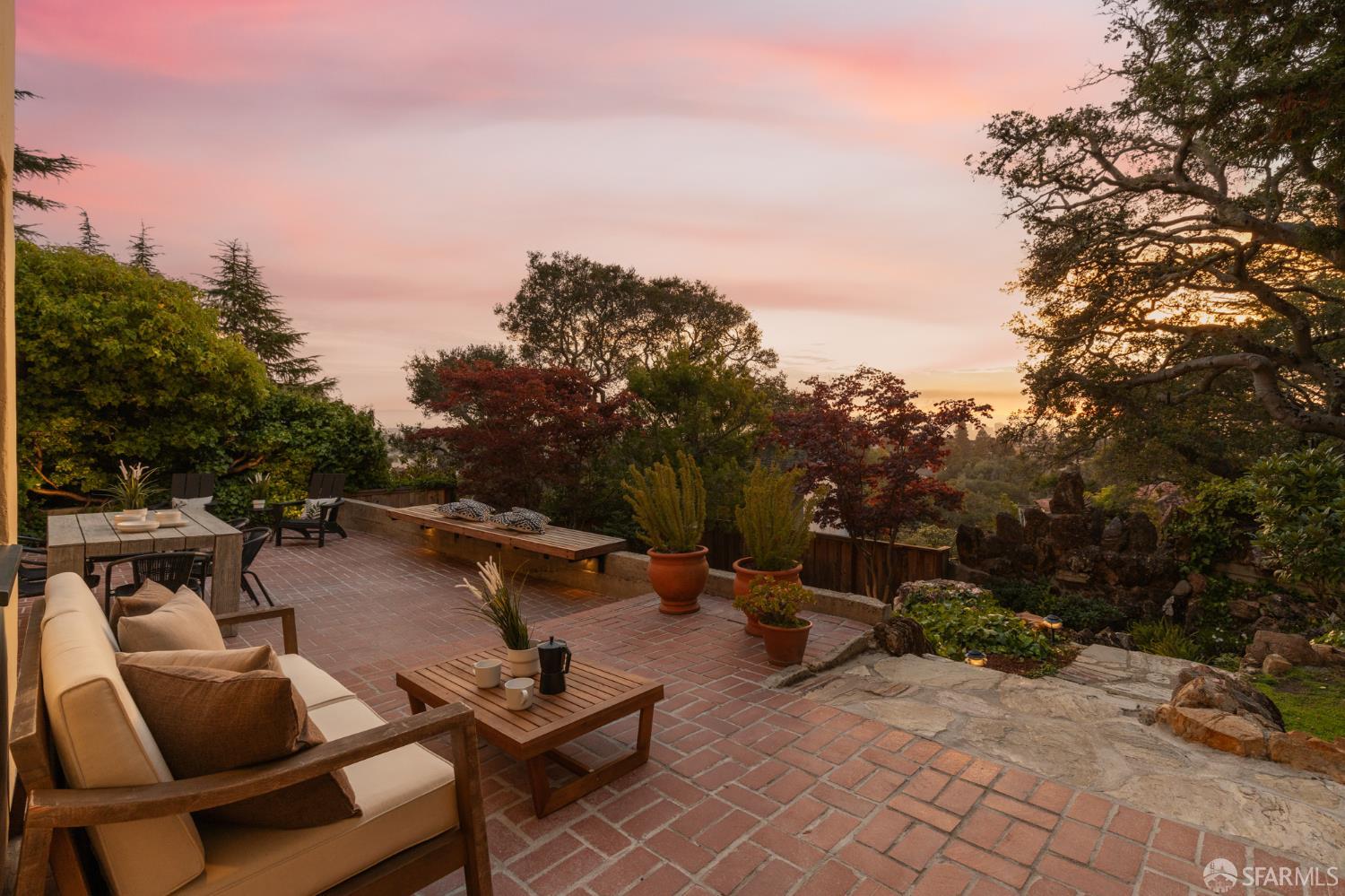 1842 Leimert Boulevard