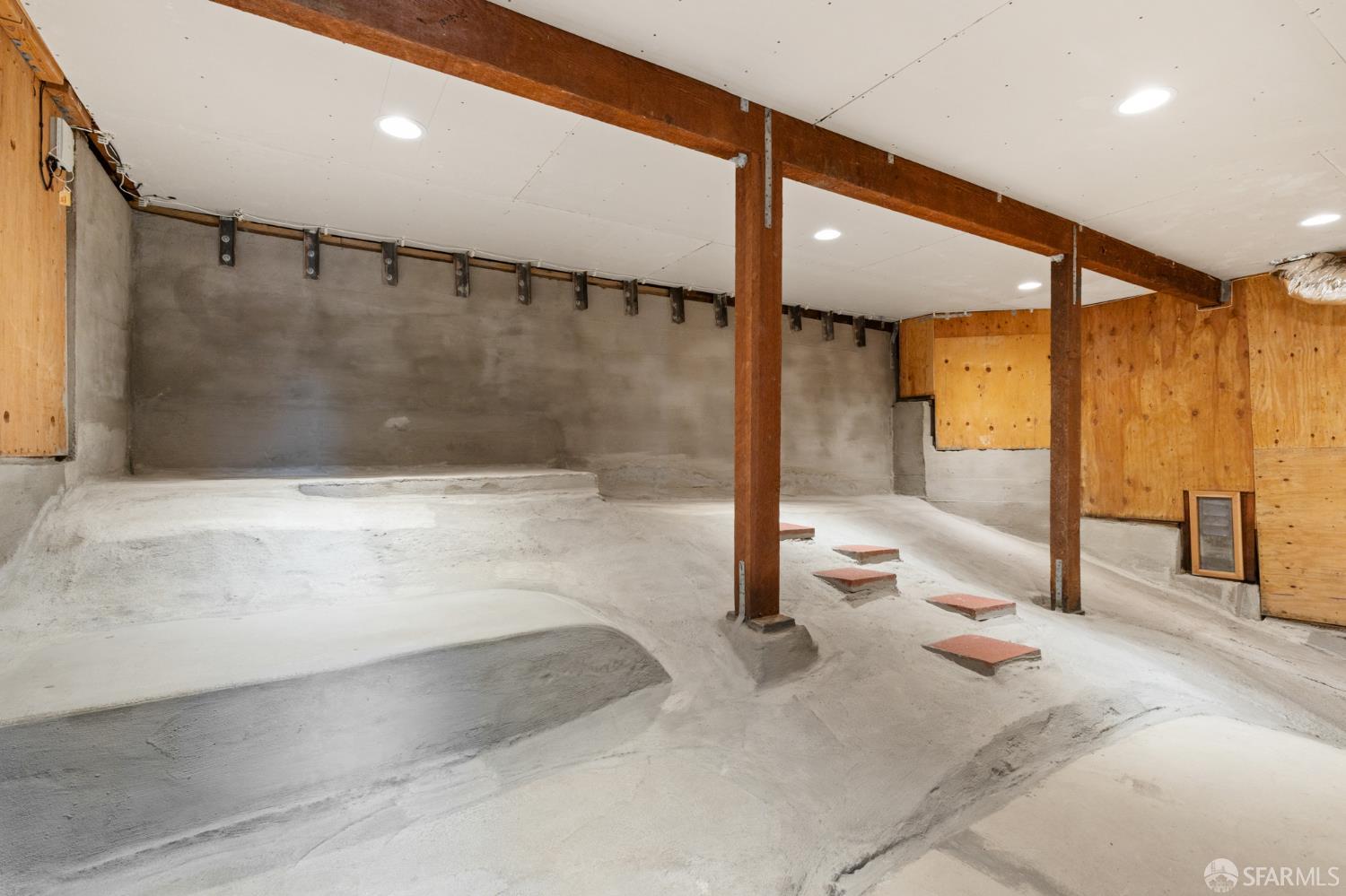 1842 Leimert Boulevard