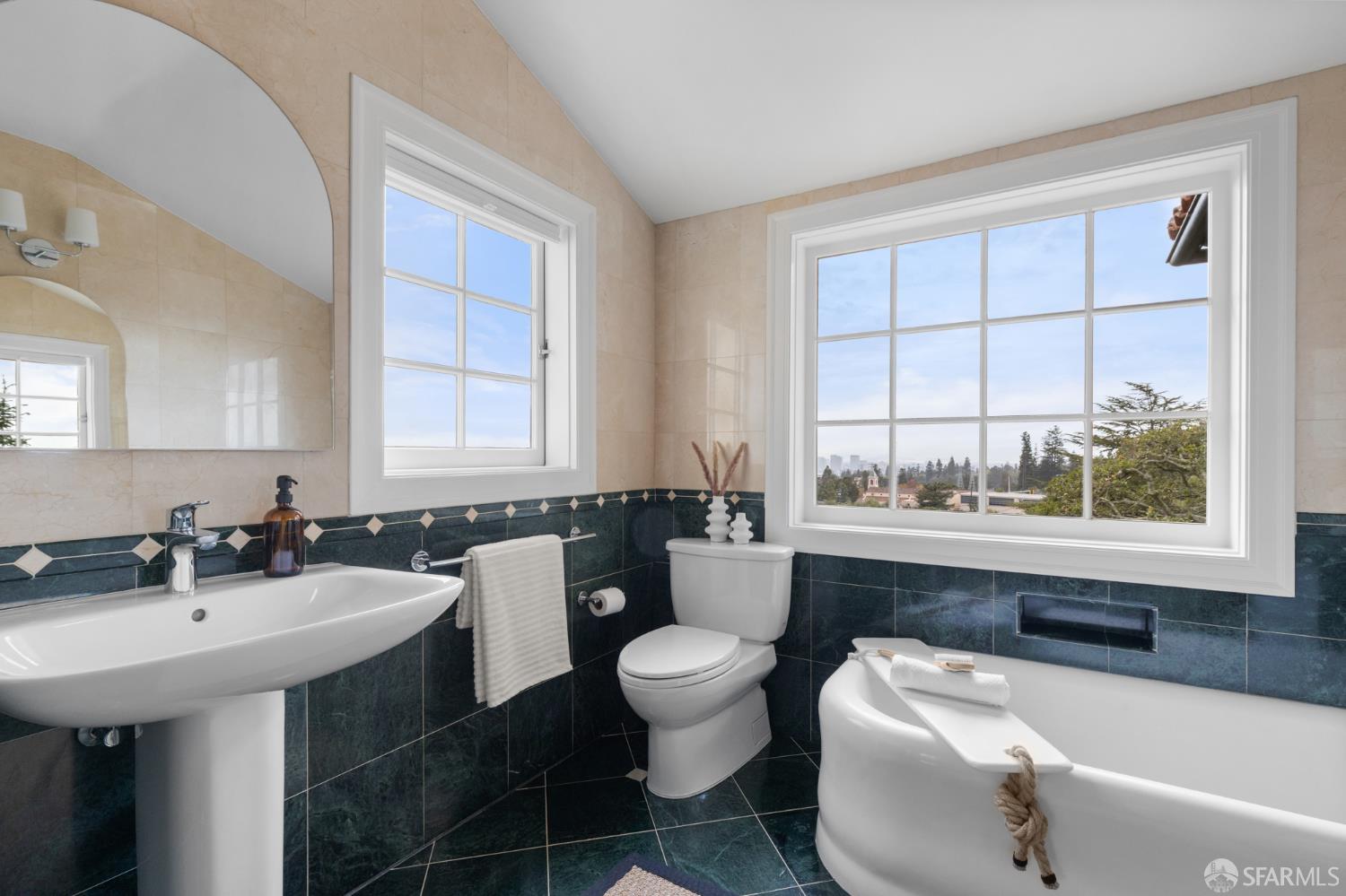 1842 Leimert Boulevard