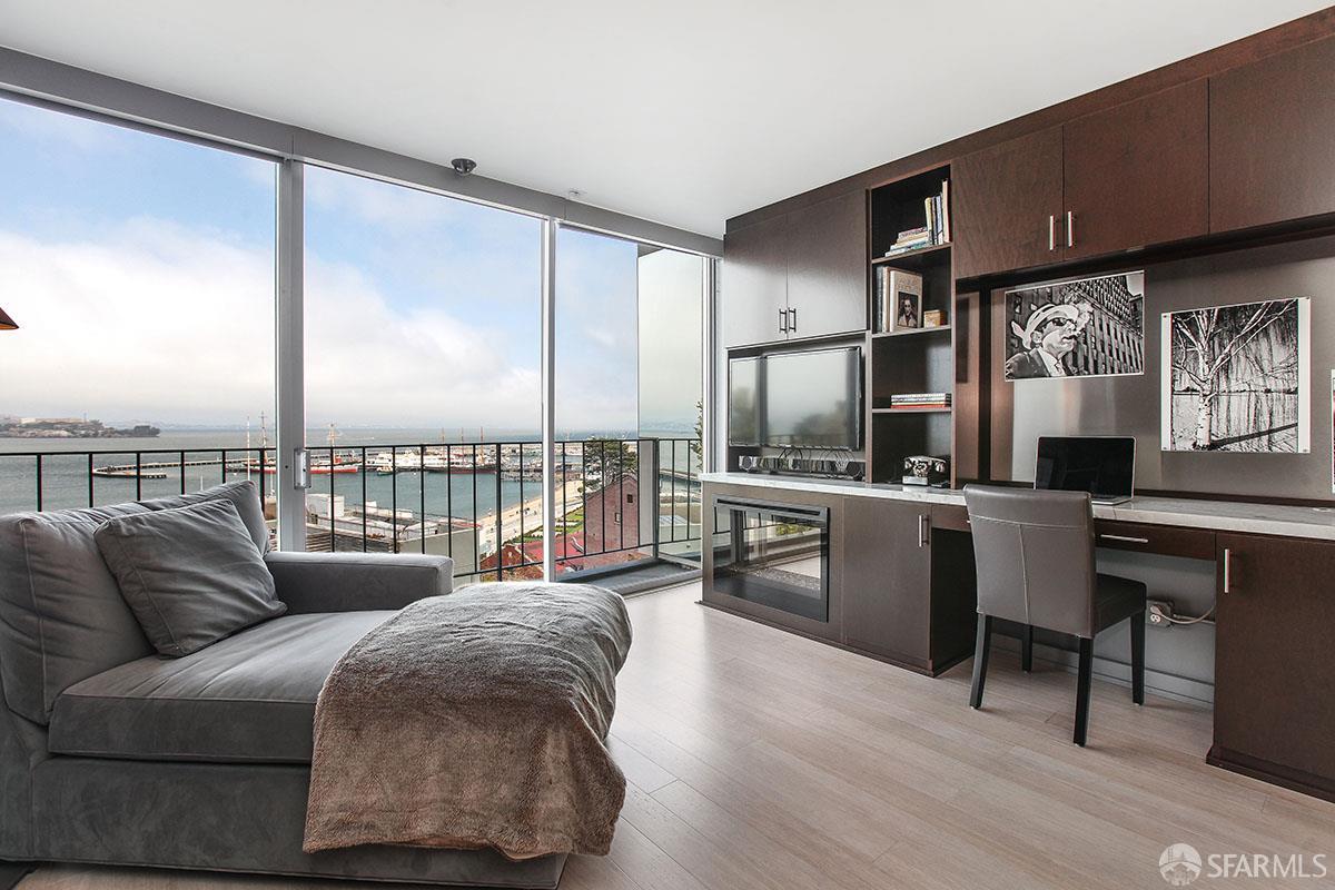 1000 North Point Street # 405