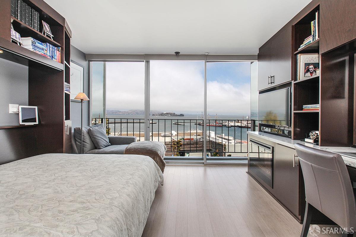 1000 North Point Street # 405