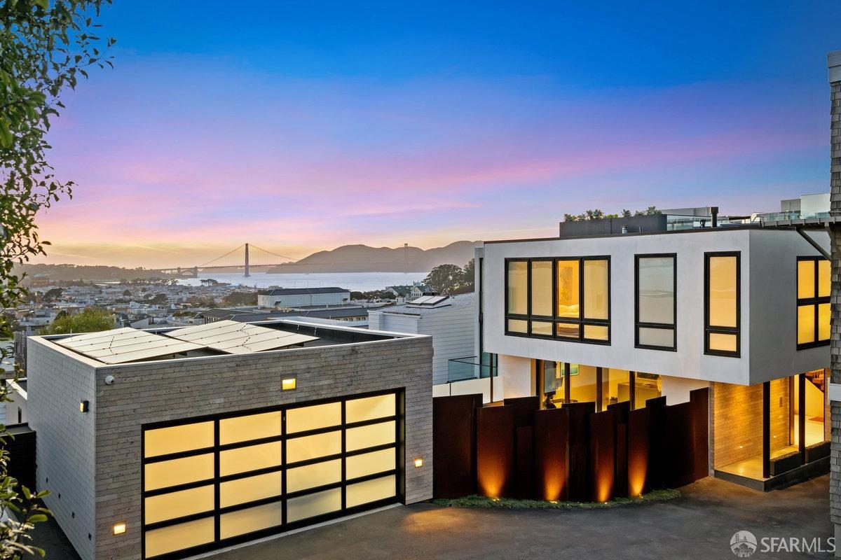 1043 Francisco Street