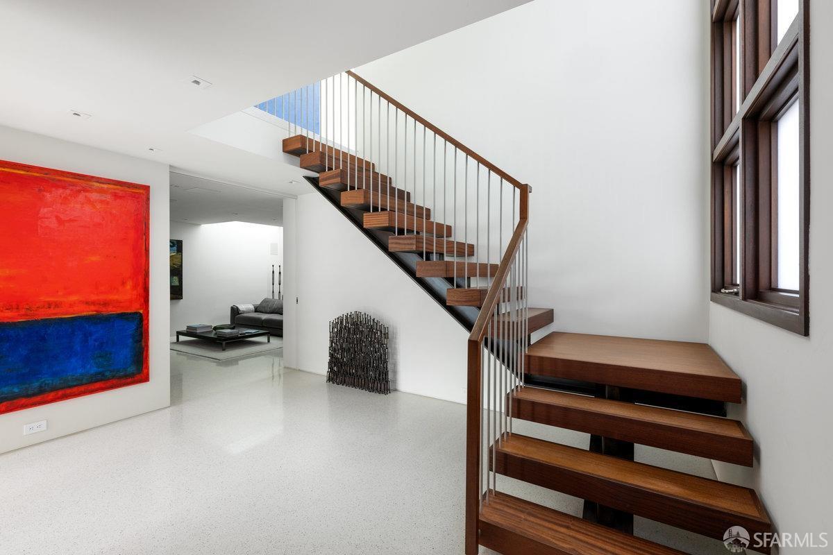 1043 Francisco Street