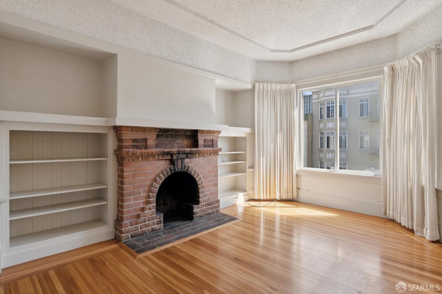 1374-1376 Chestnut Street