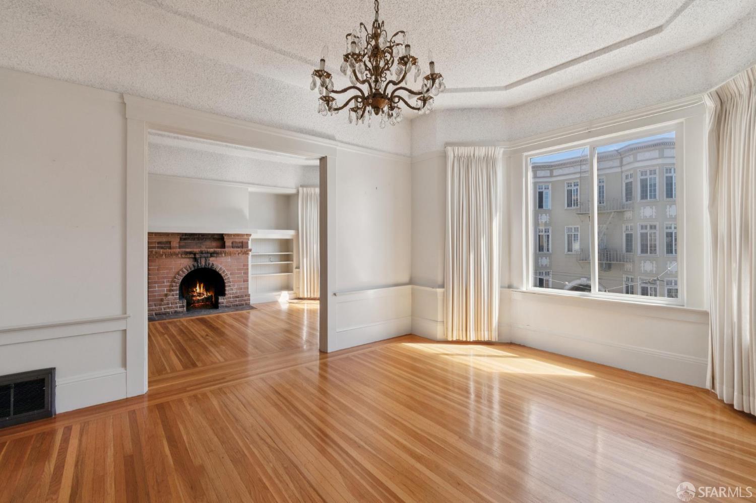 1374-1376 Chestnut Street