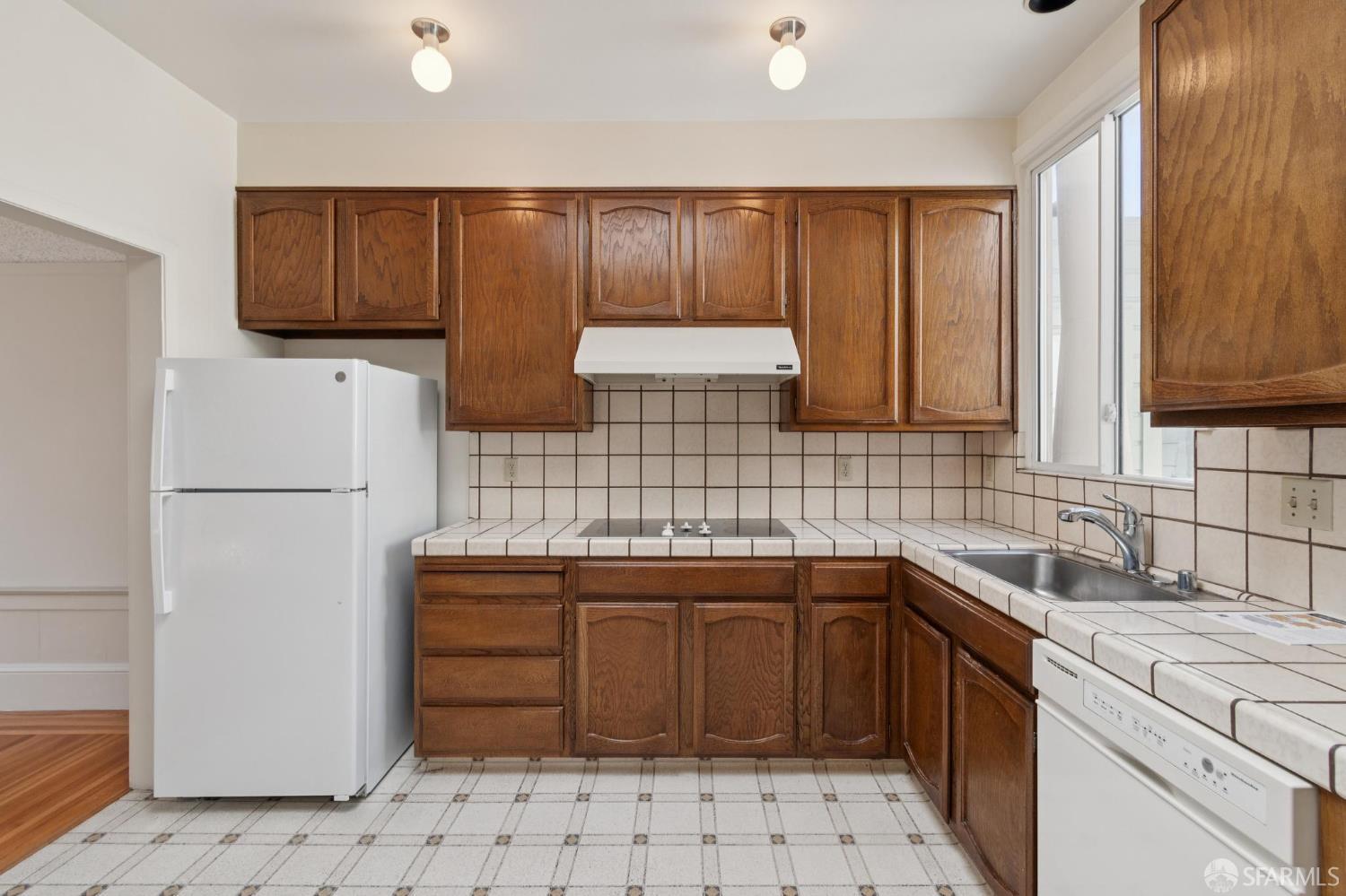 1374-1376 Chestnut Street