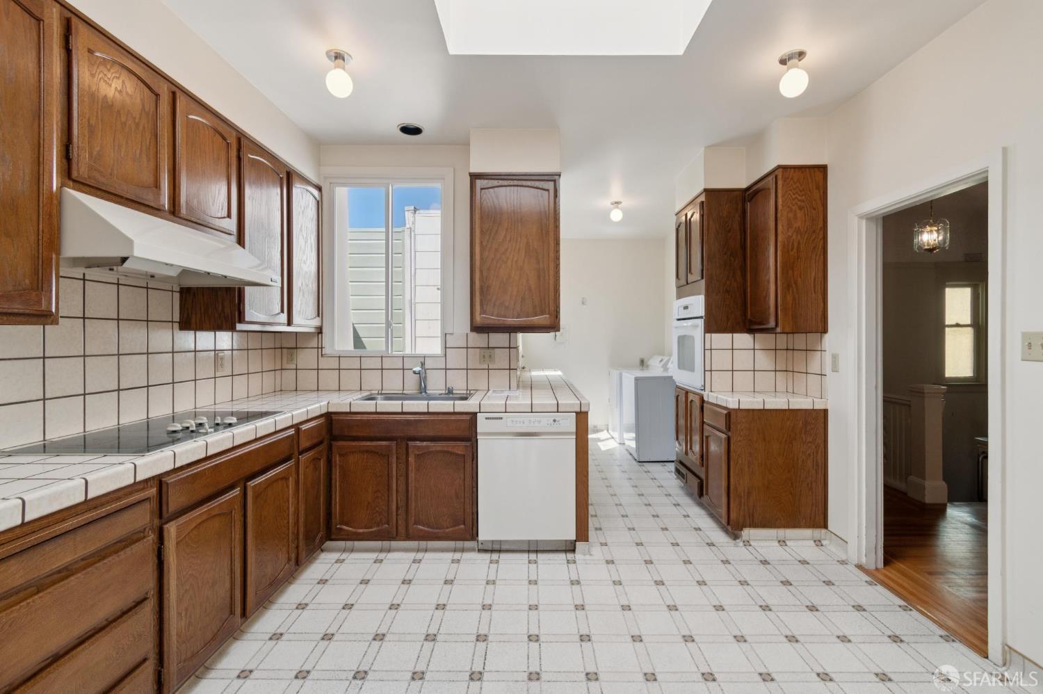 1374-1376 Chestnut Street