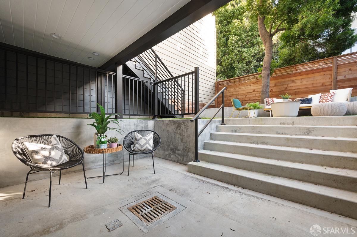 1935-1937 Greenwich Street