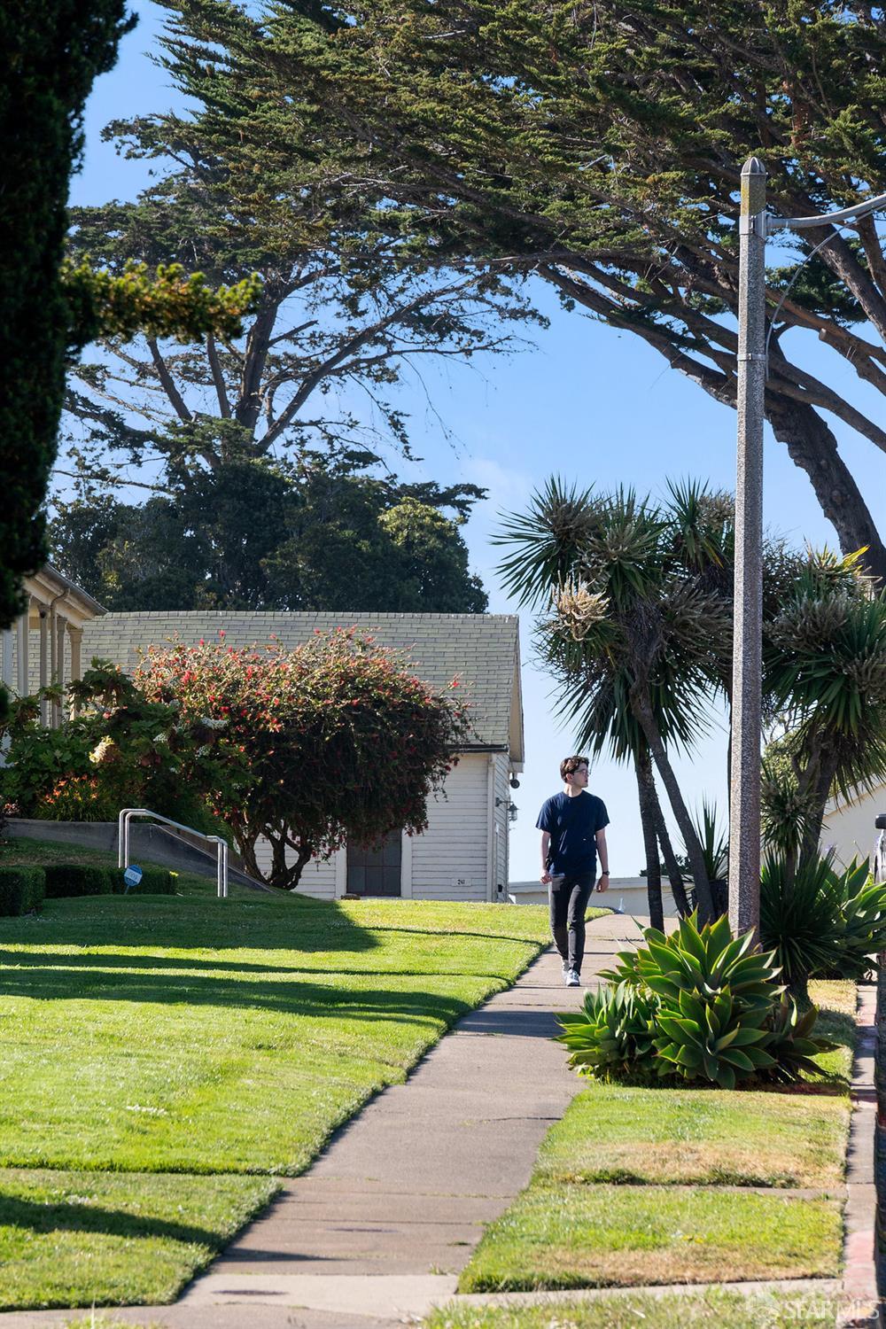 1935-1937 Greenwich Street